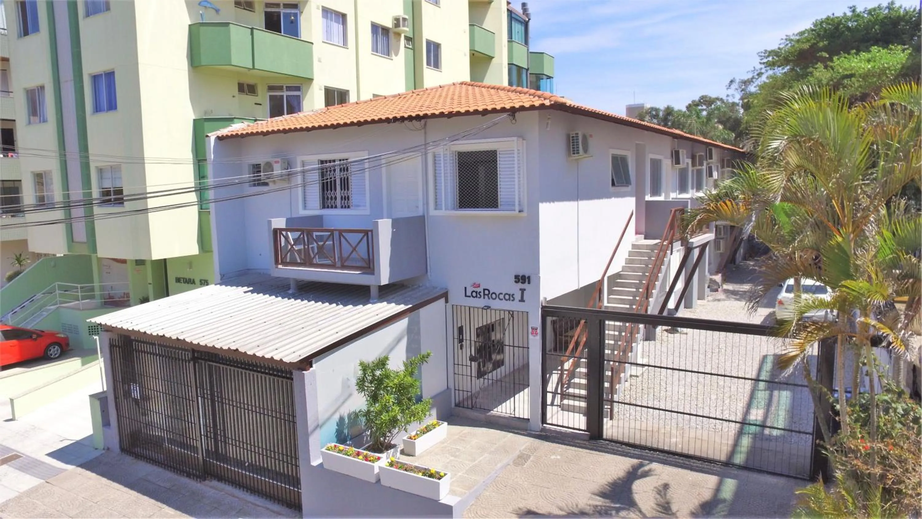 Property building in Residencial Las Rocas I