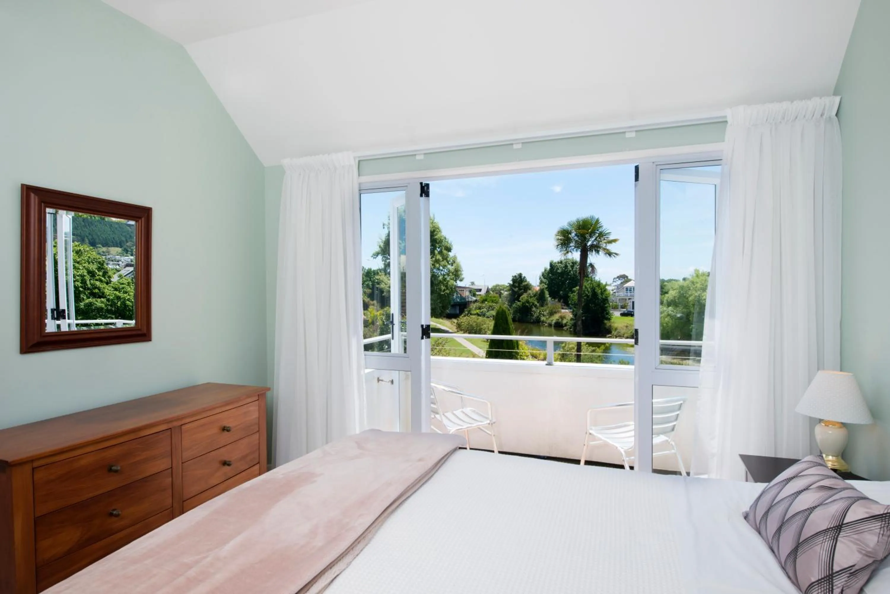 Bed in Waimarie on Riverside Motel & Apartments