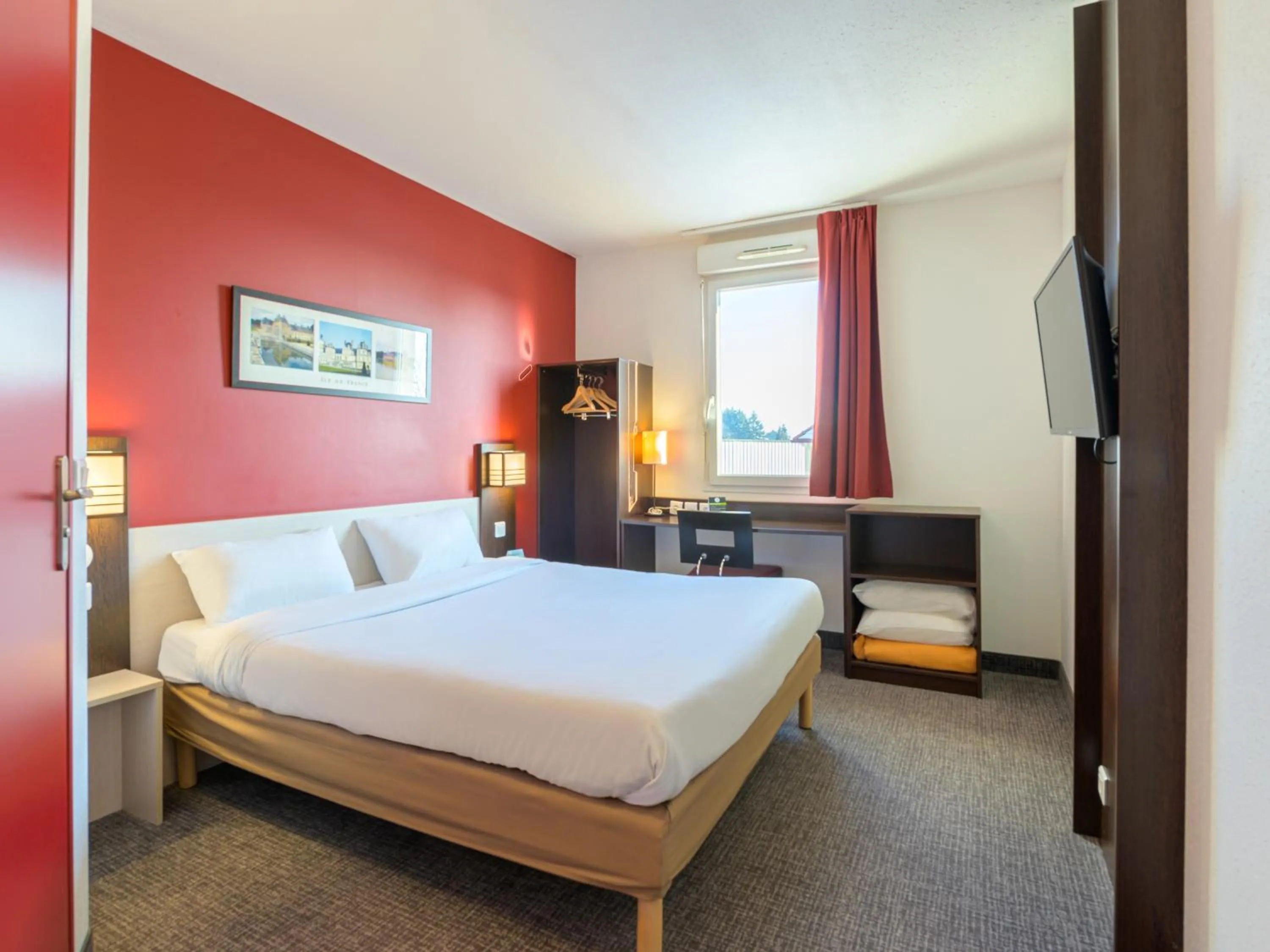 Bedroom, Bed in Hôtel 2 Vallées