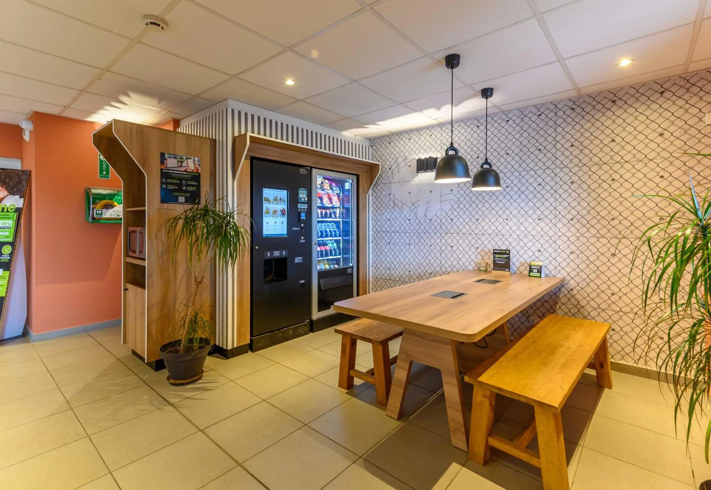 Lobby or reception in B&B HOTEL Compiègne Thourotte