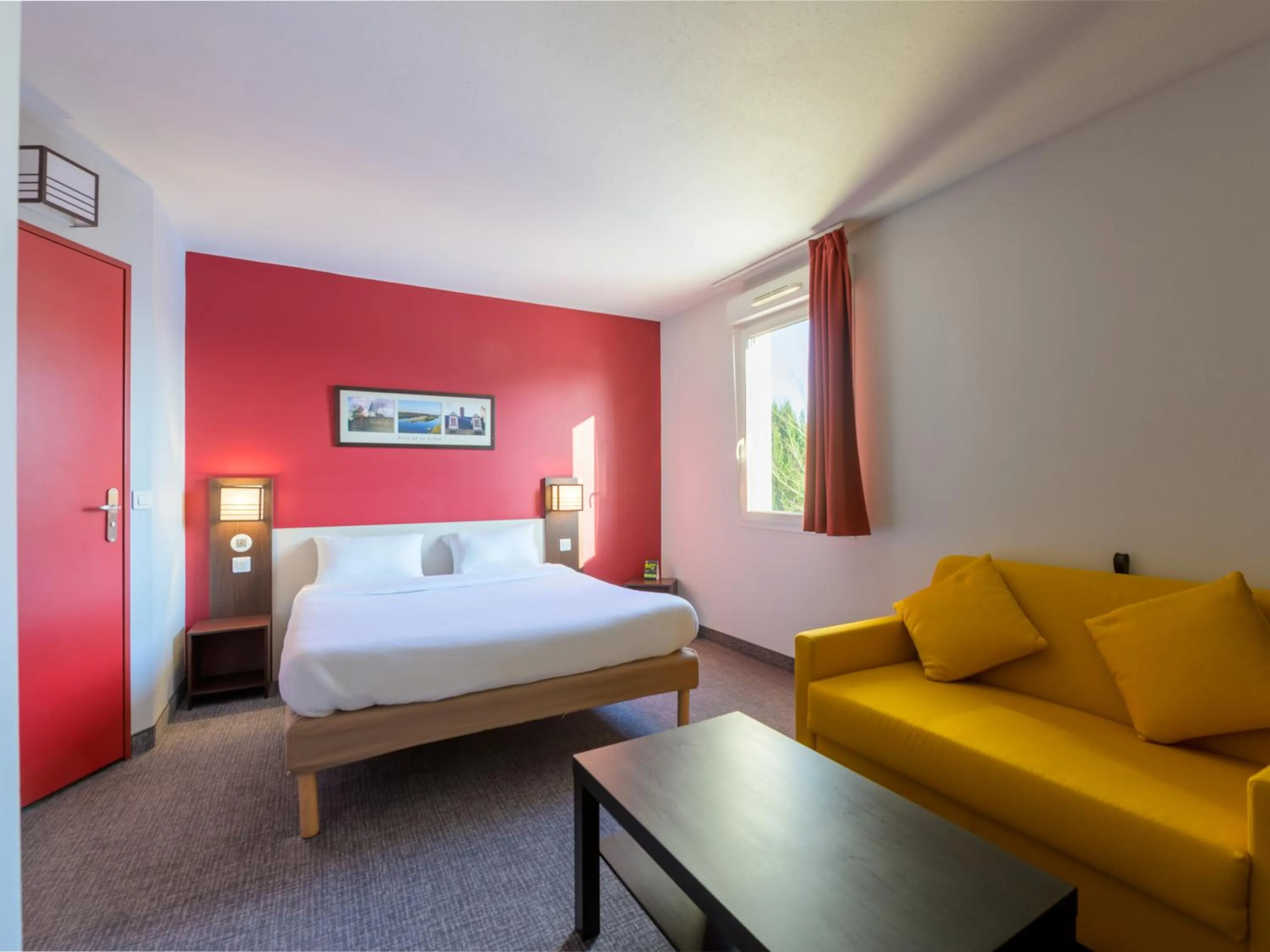 Bedroom, Bed in Hôtel 2 Vallées