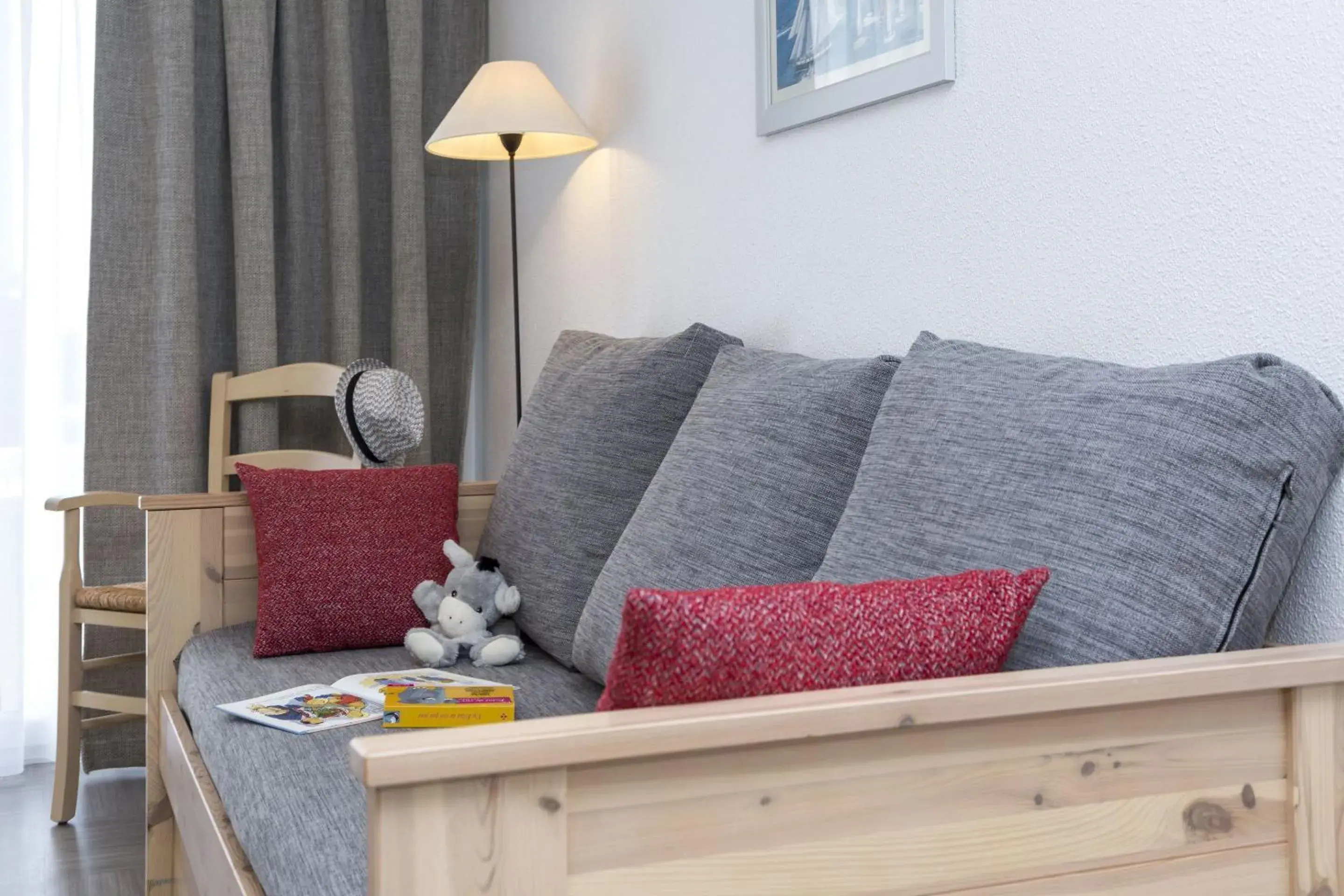 Living room in Résidence Odalys Domaine des Roches Jaunes Living room in Résidence Odalys Domaine des Roches Jaunes