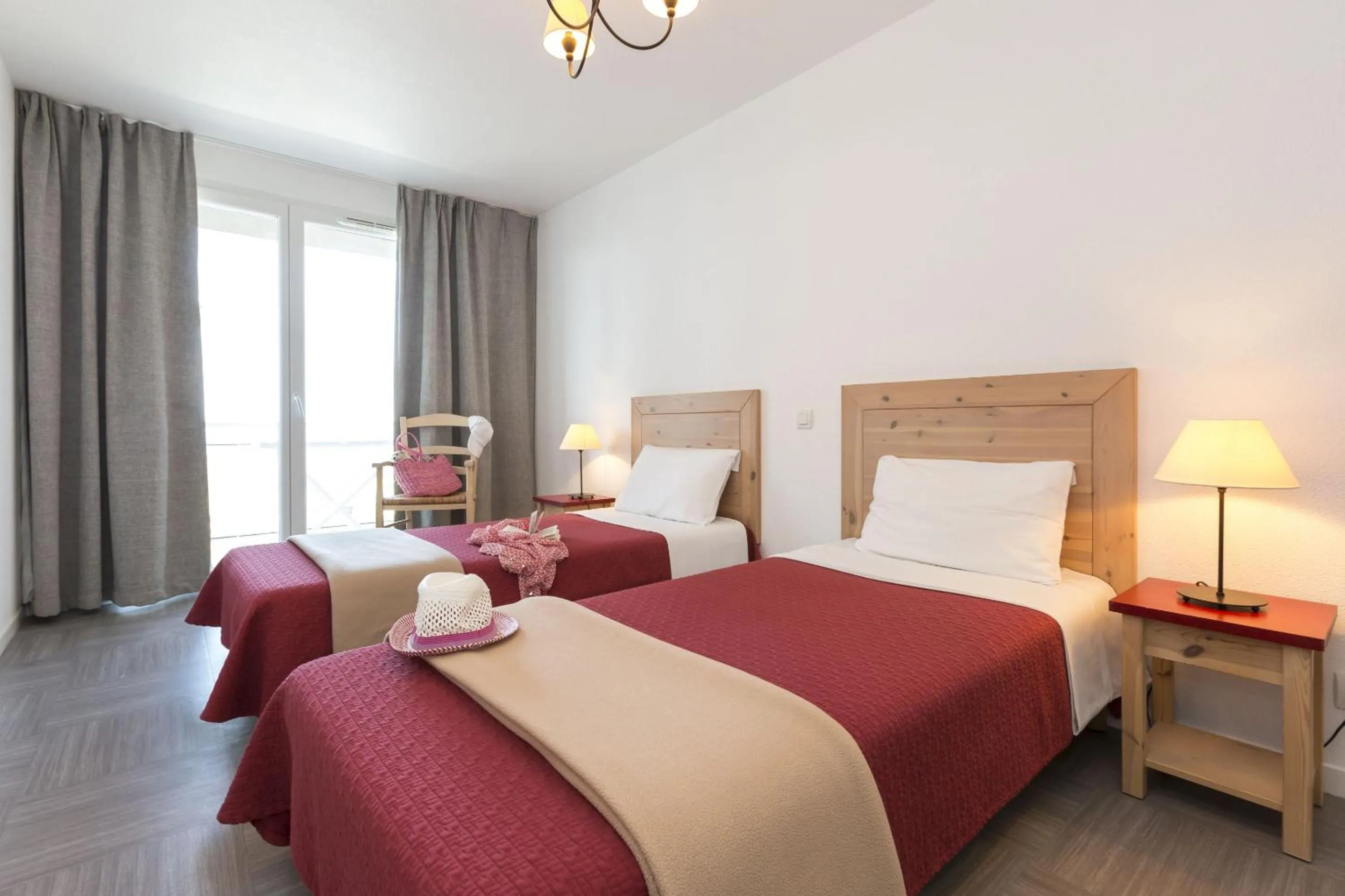 Bedroom, Bed in Résidence Odalys Domaine des Roches Jaunes