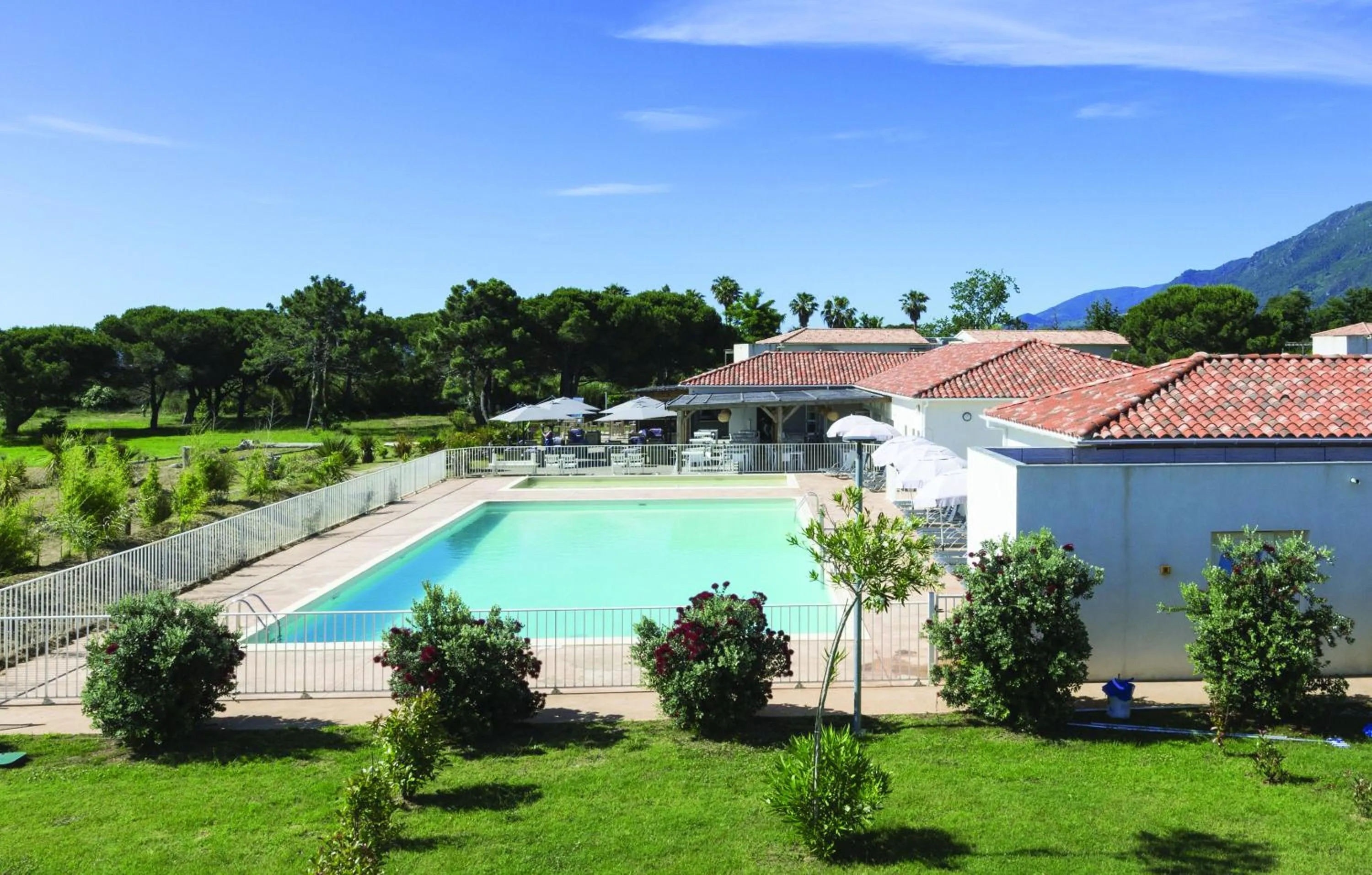 Swimming pool in Résidence Odalys Acqua Linda