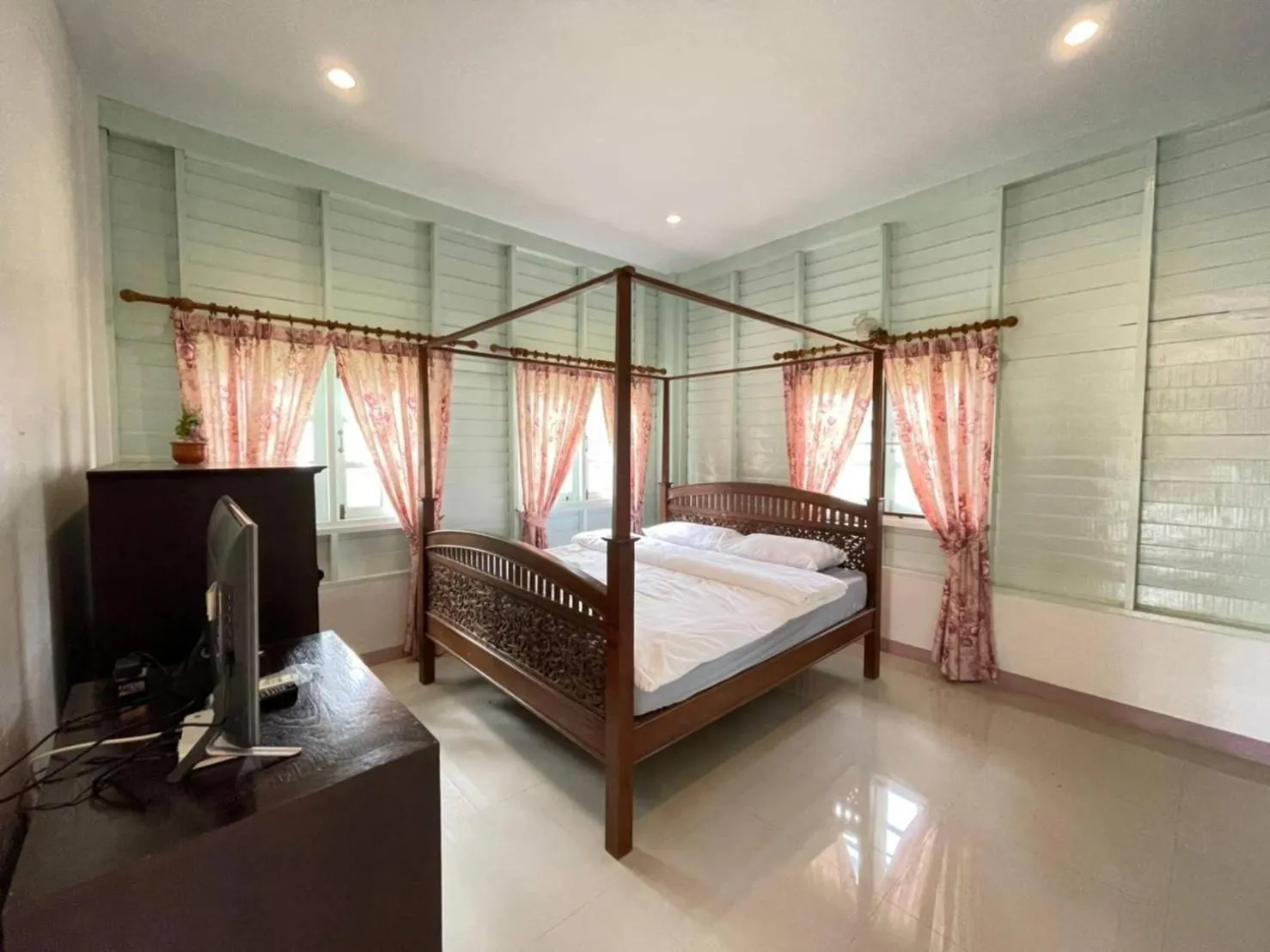 Bed in Goldengold (Khaoyai) Resort & Spa