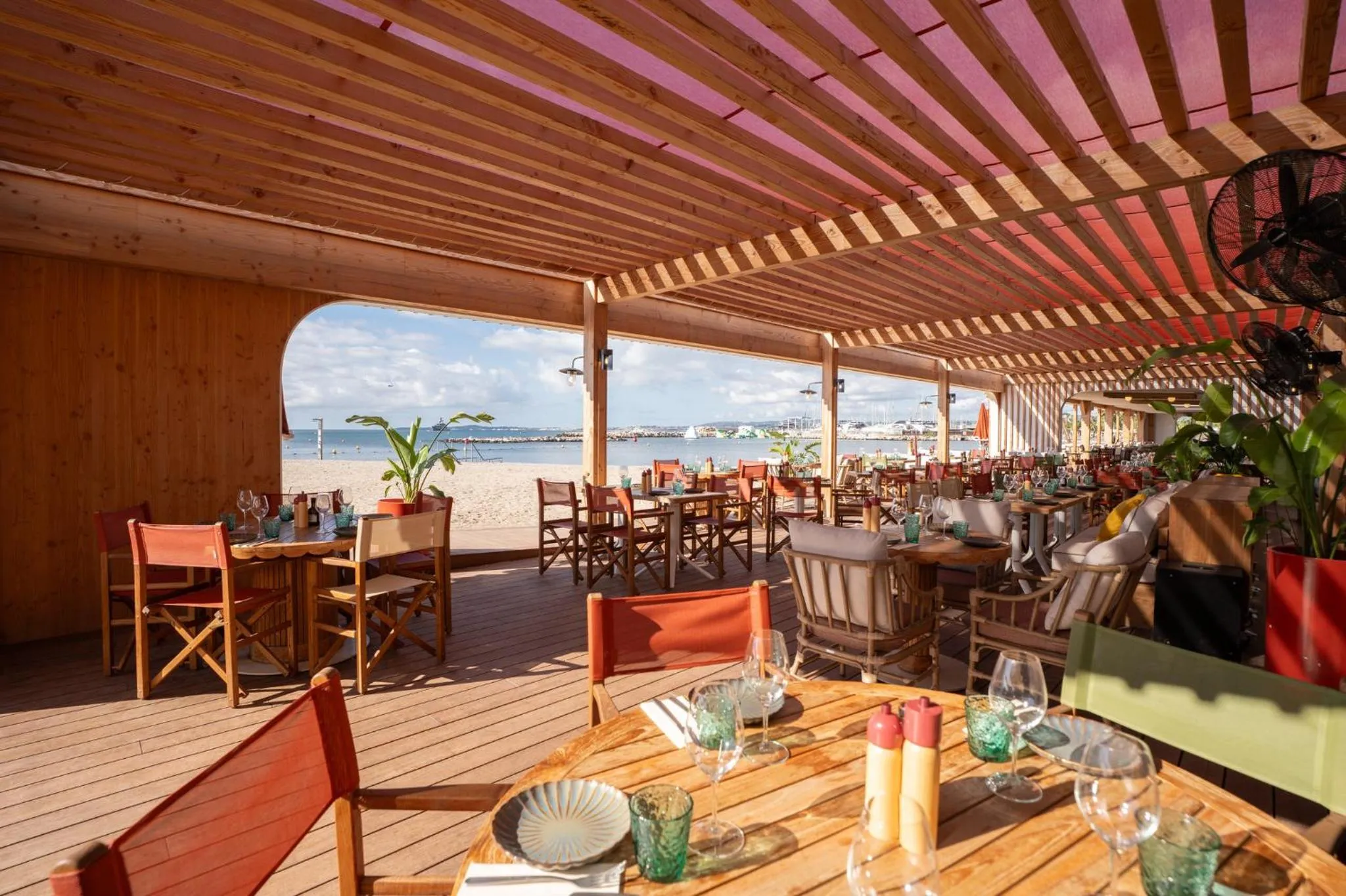 Restaurant/places to eat in Holiday Inn Nice - Port St Laurent by IHG