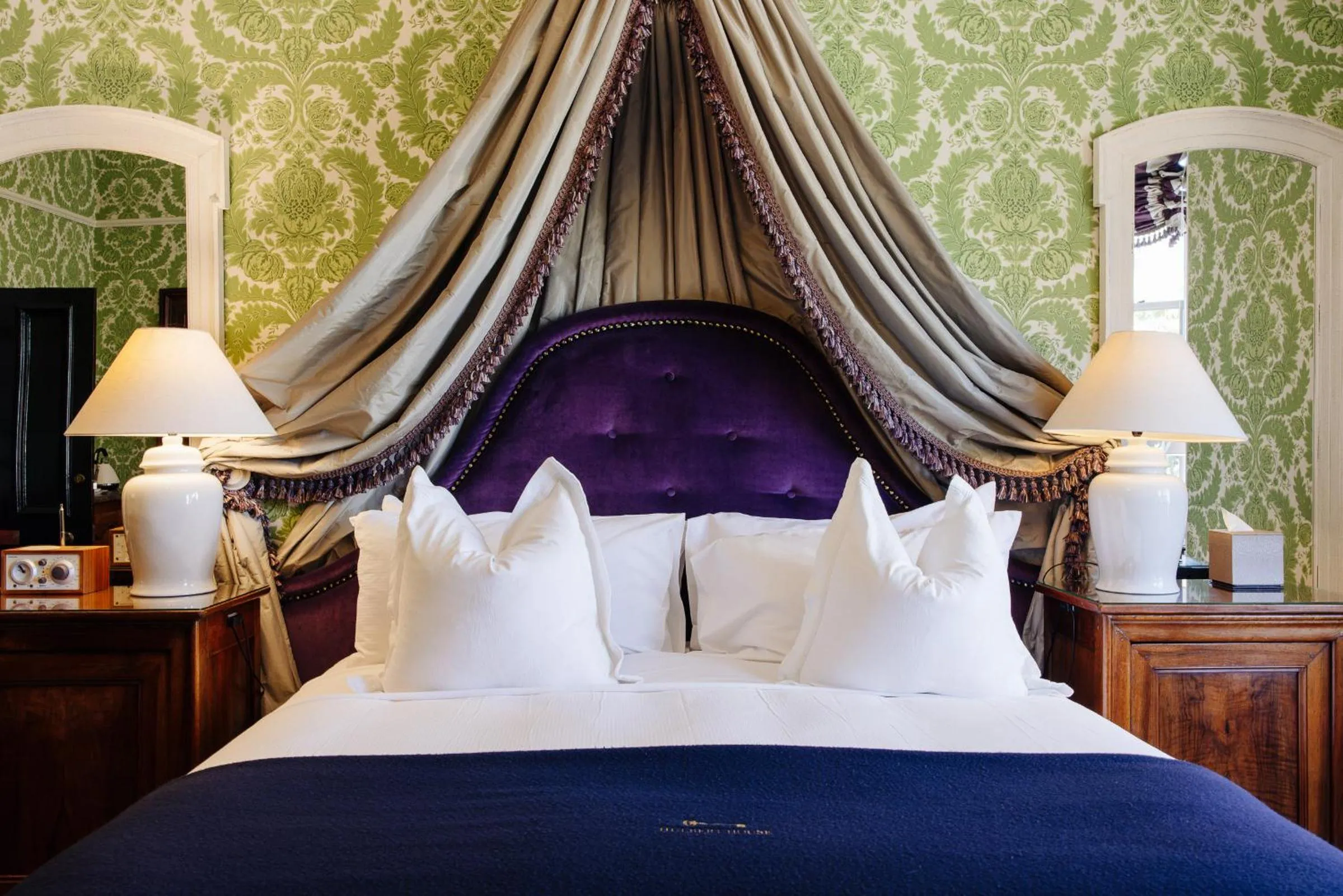 Bed in Hulbert House Luxury Boutique Lodge Queenstown