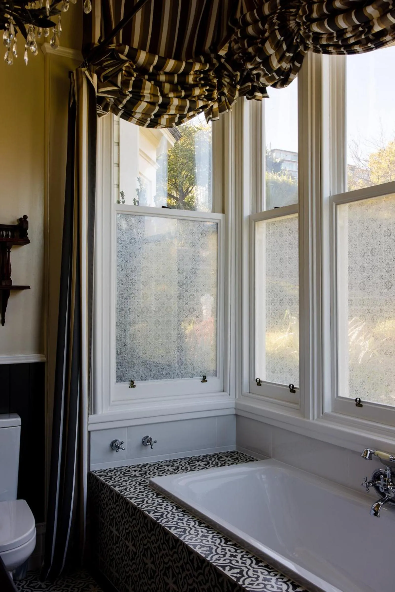 Bath in Hulbert House Luxury Boutique Lodge Queenstown