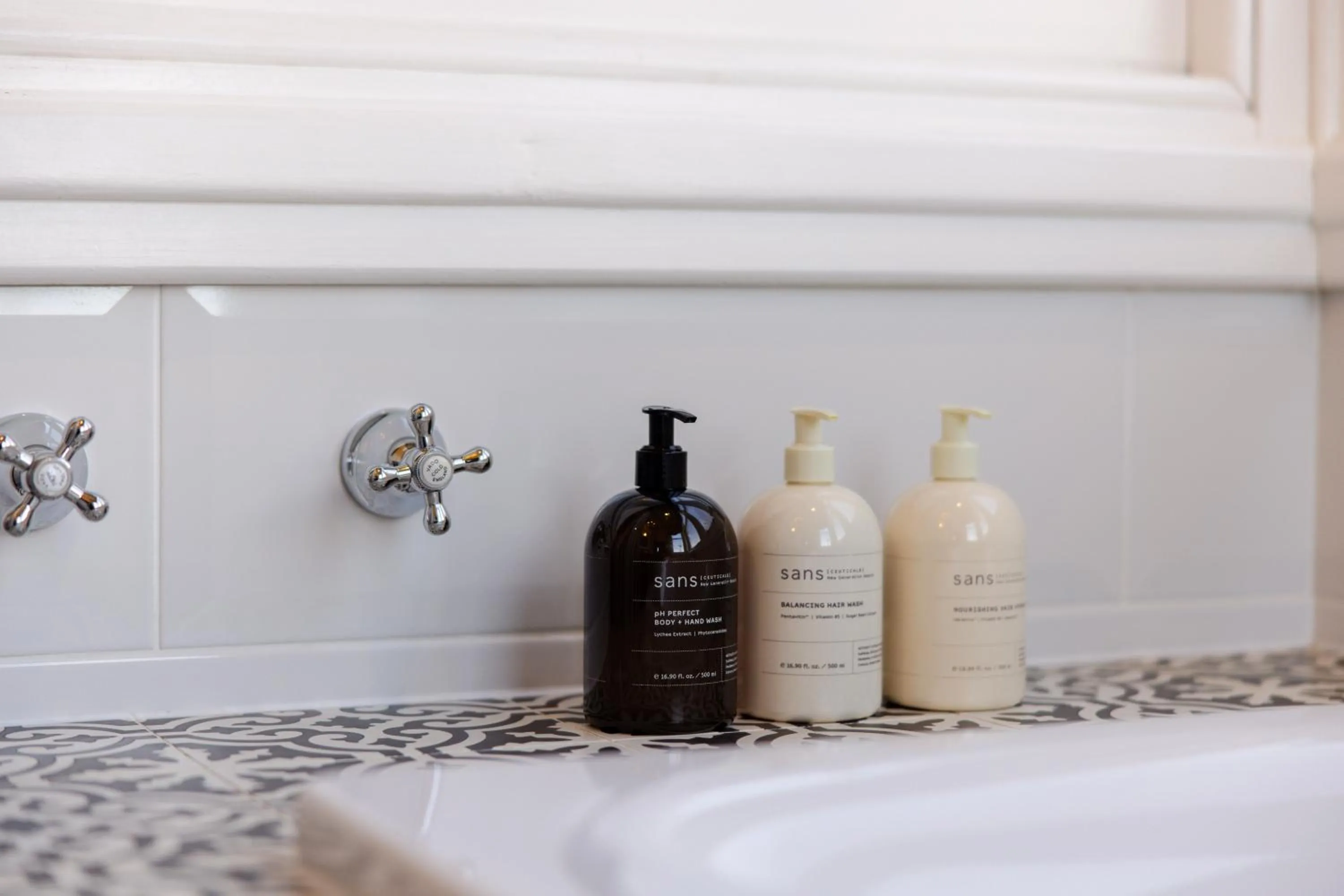 Bath in Hulbert House Luxury Boutique Lodge Queenstown