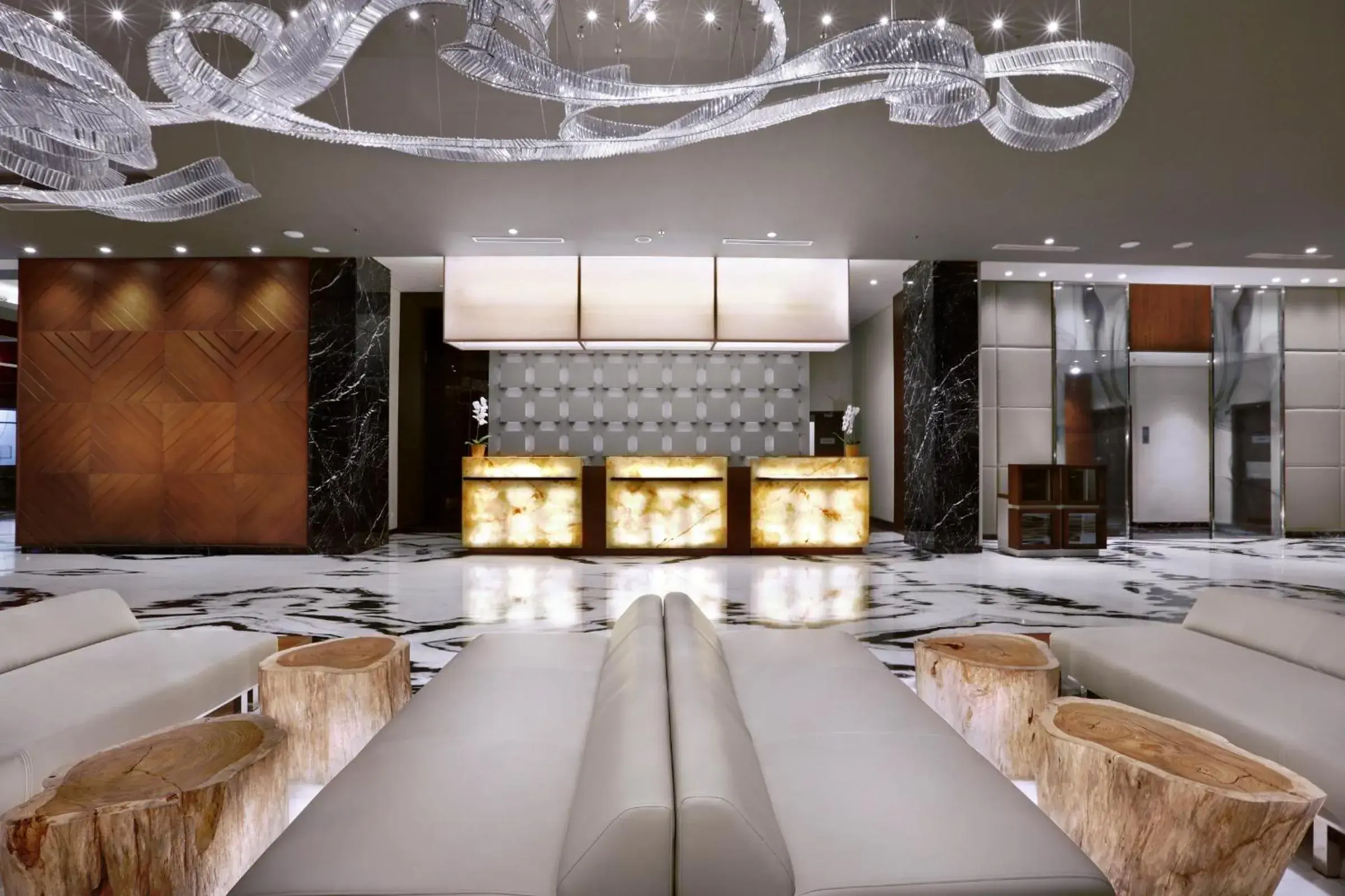 Facade/entrance in Aston Pasteur Facade/entrance in Aston Pasteur