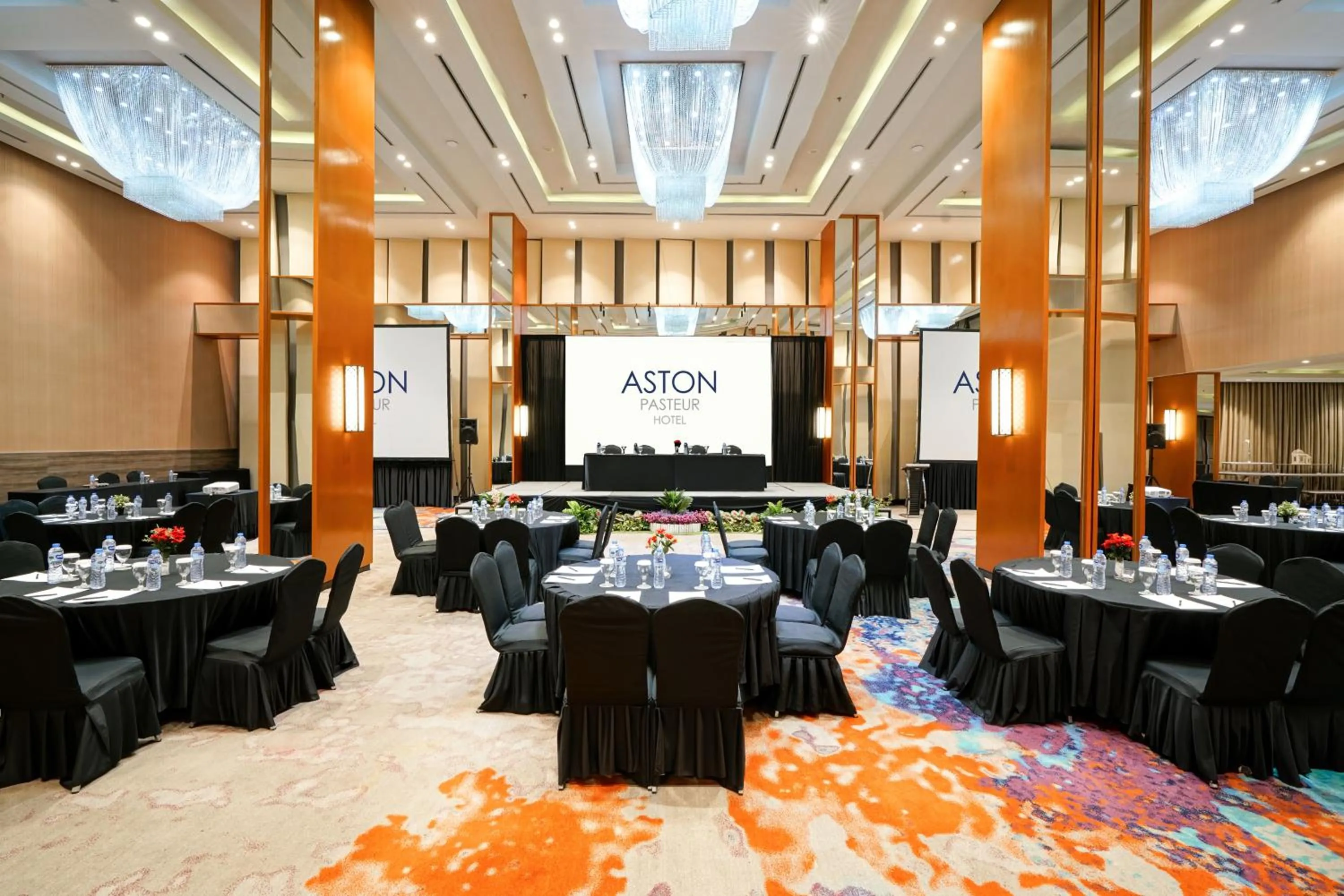 Meeting/conference room in Aston Pasteur