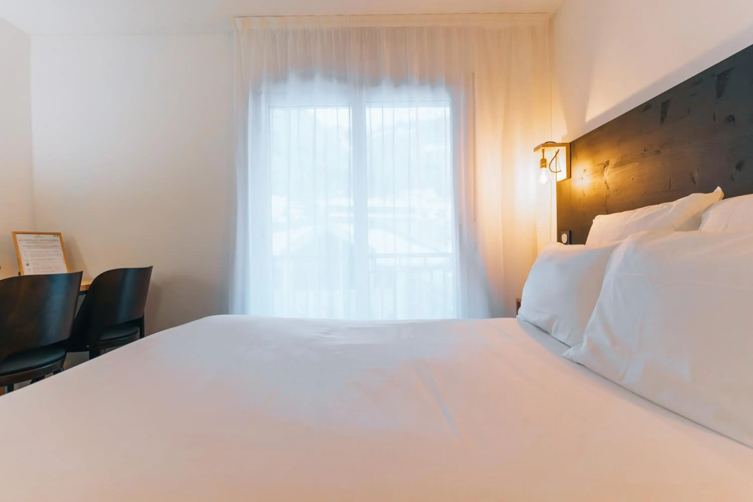 Double Room in Garden & City Cauterets Balneo Double Room in Garden & City Cauterets Balneo