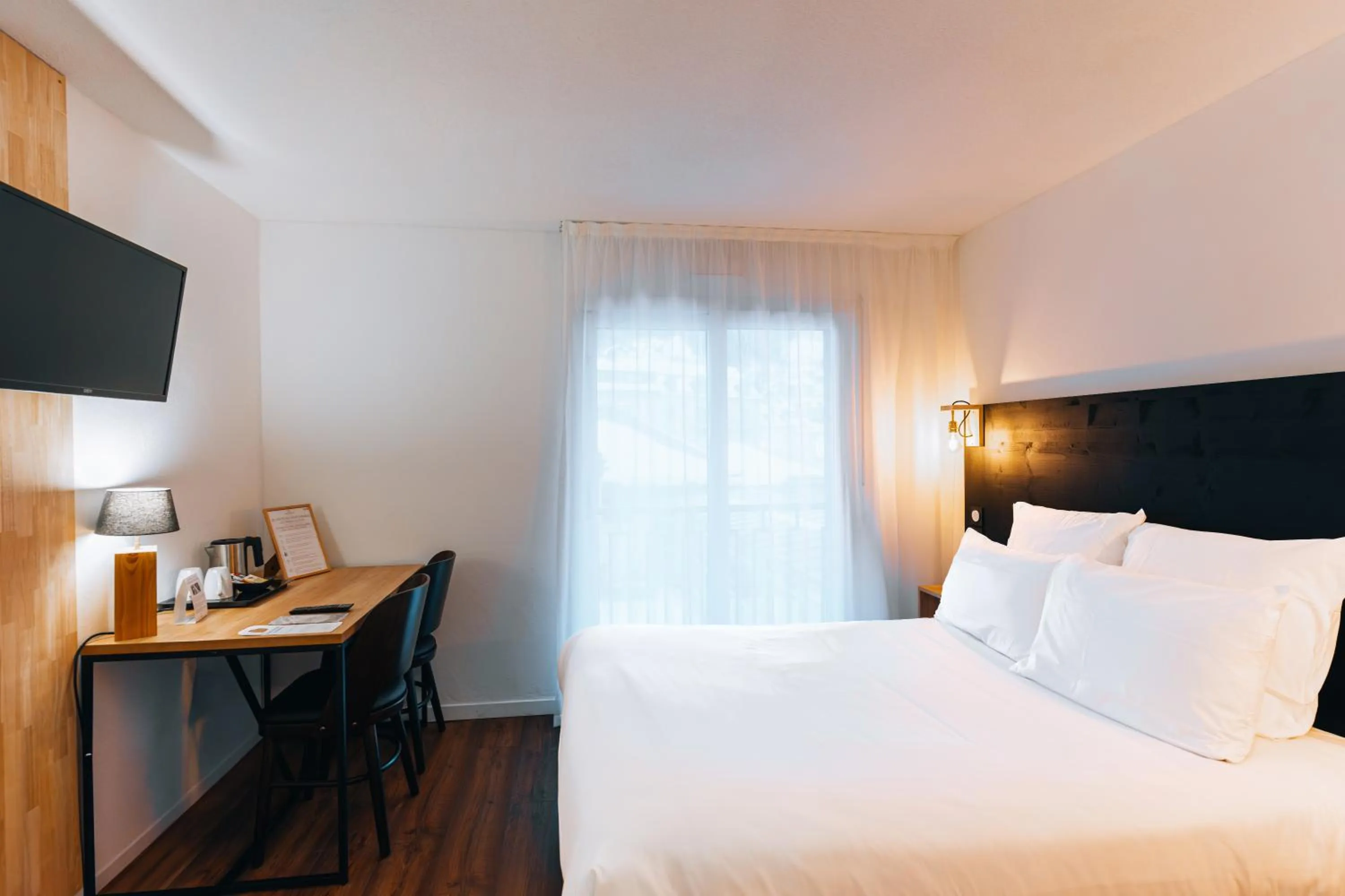 Bed in Garden & City Cauterets Balneo