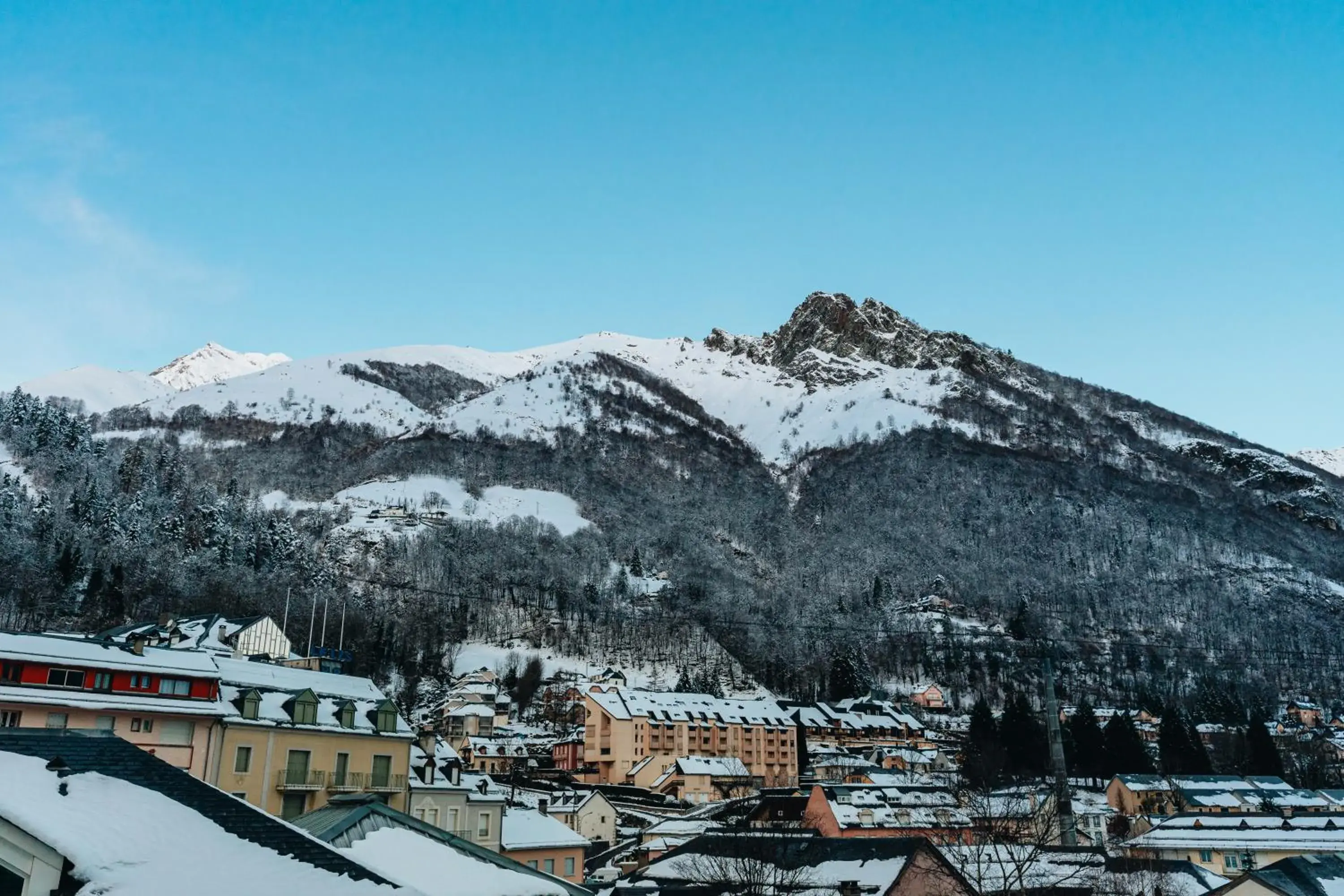 Double Room in Garden & City Cauterets Balneo Double Room in Garden & City Cauterets Balneo