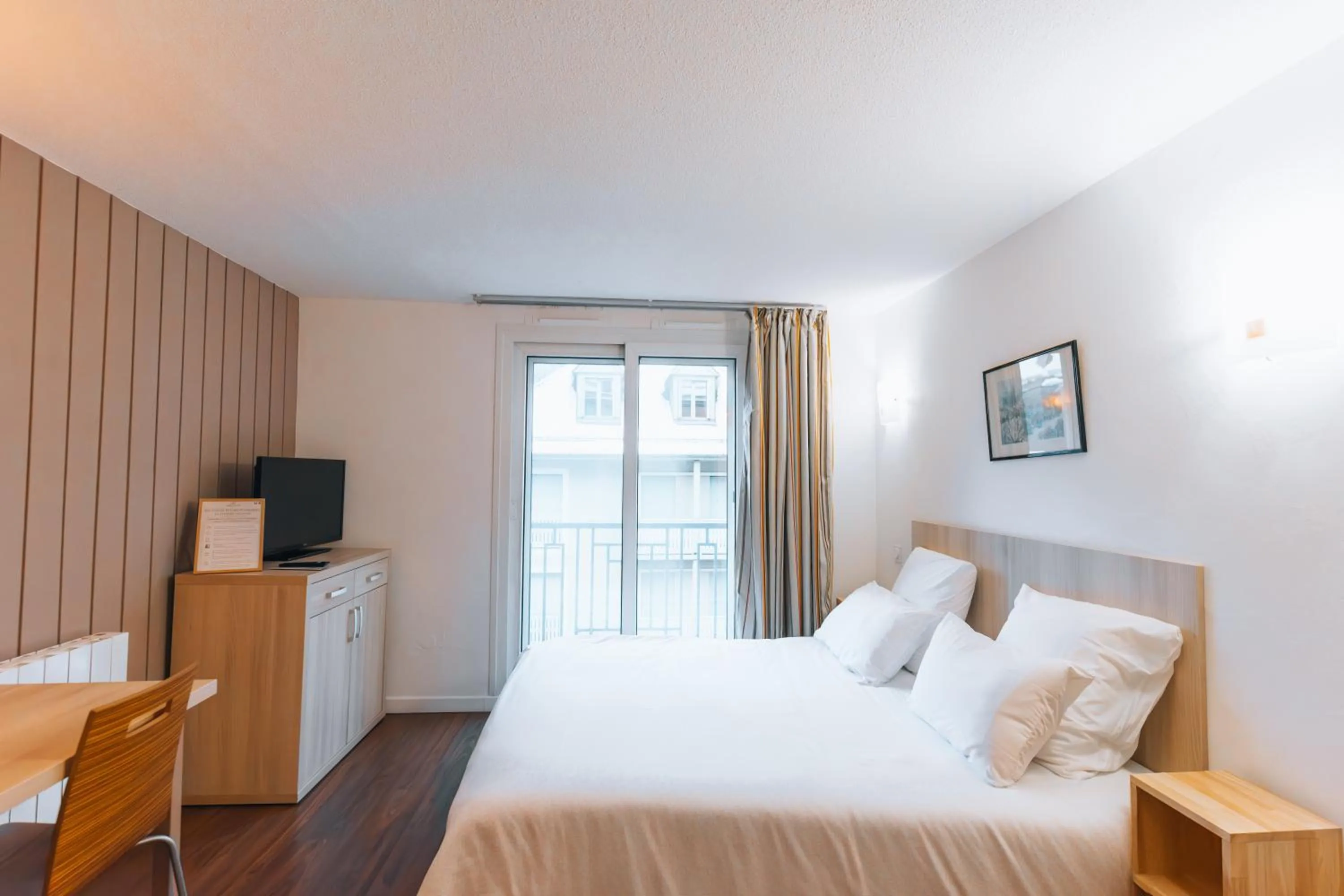 Studio (2 Adults) in Garden & City Cauterets Balneo