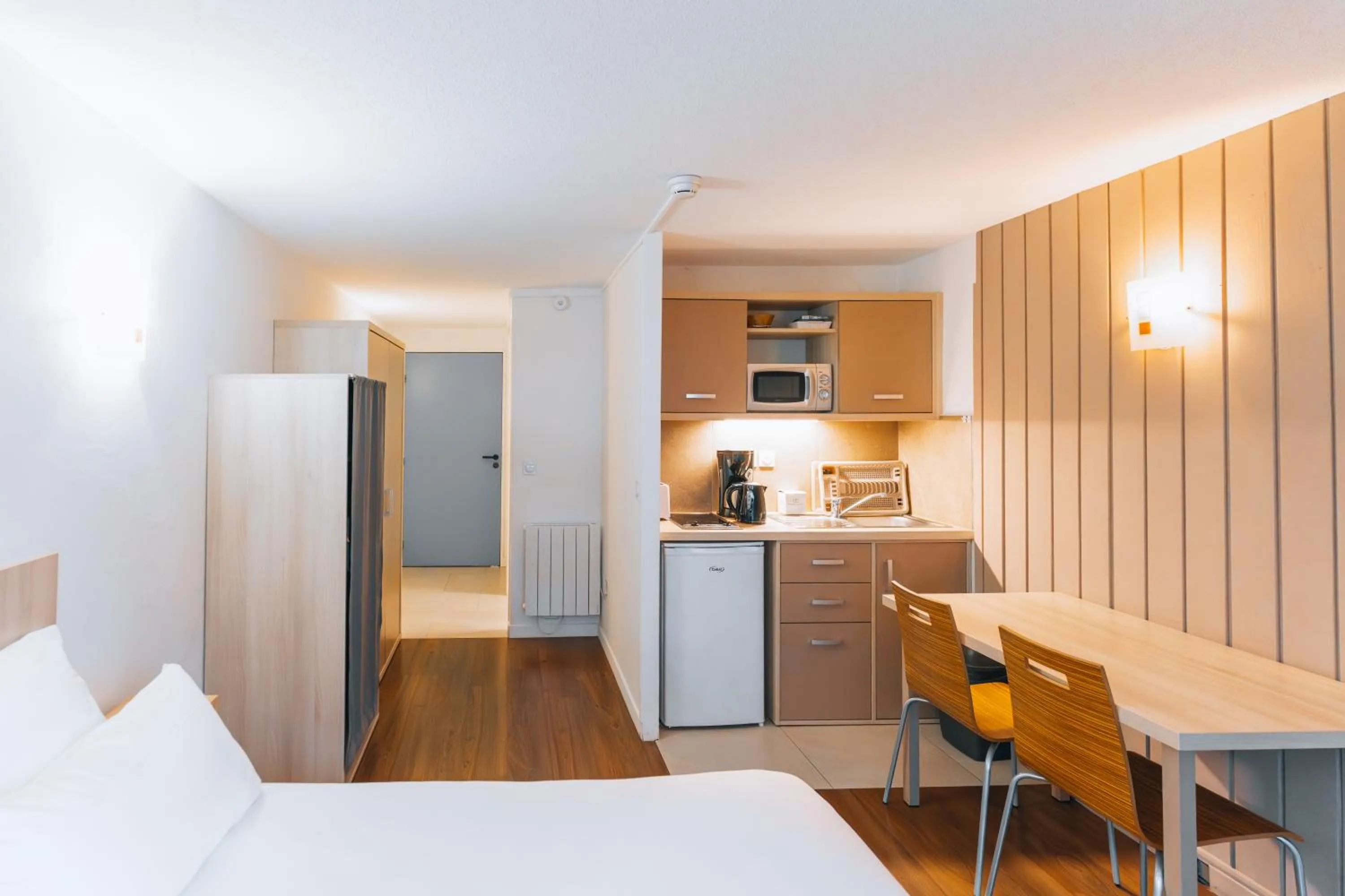 Bed in Garden & City Cauterets Balneo