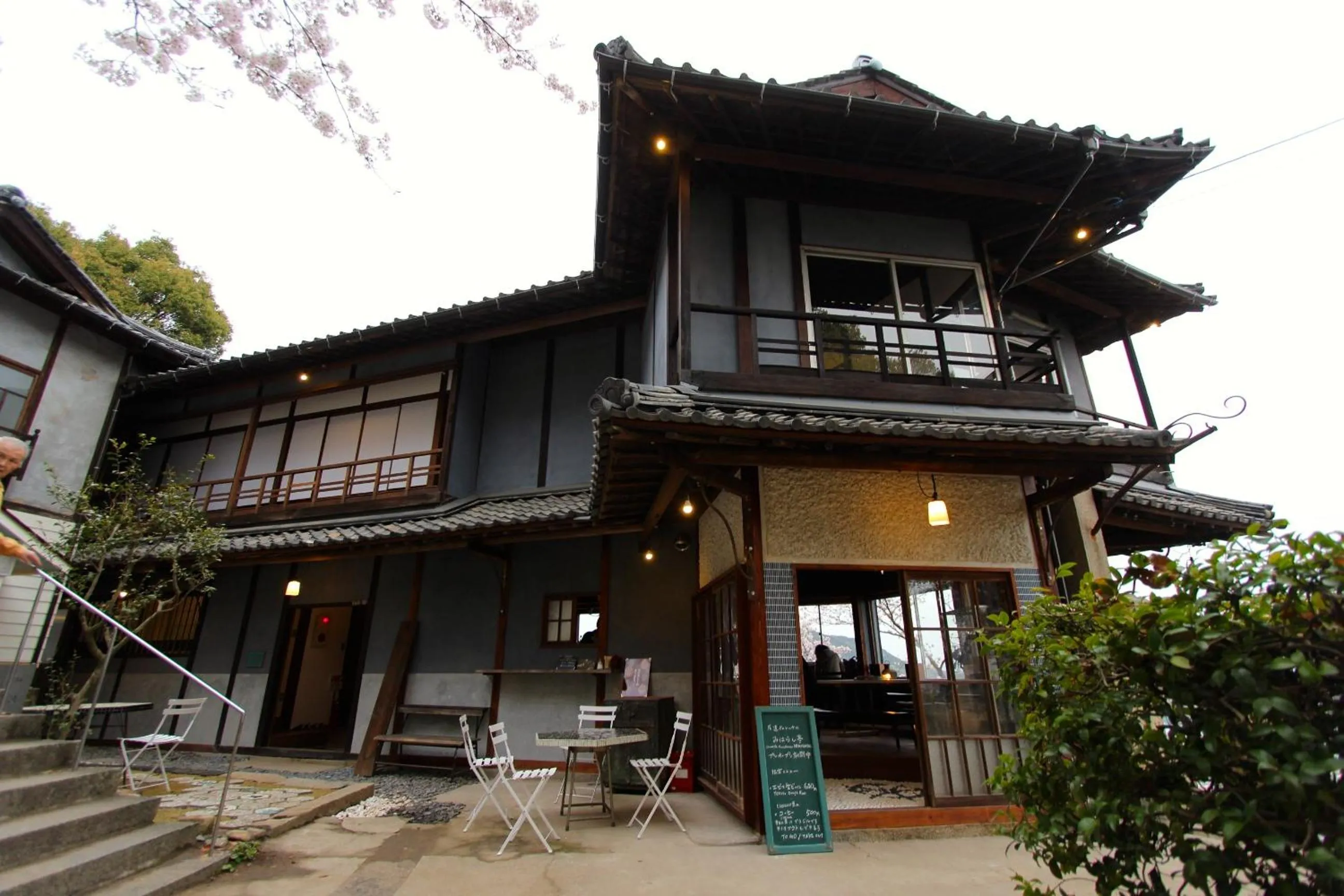 Facade/entrance in Onomichi Guest House Miharashi-tei