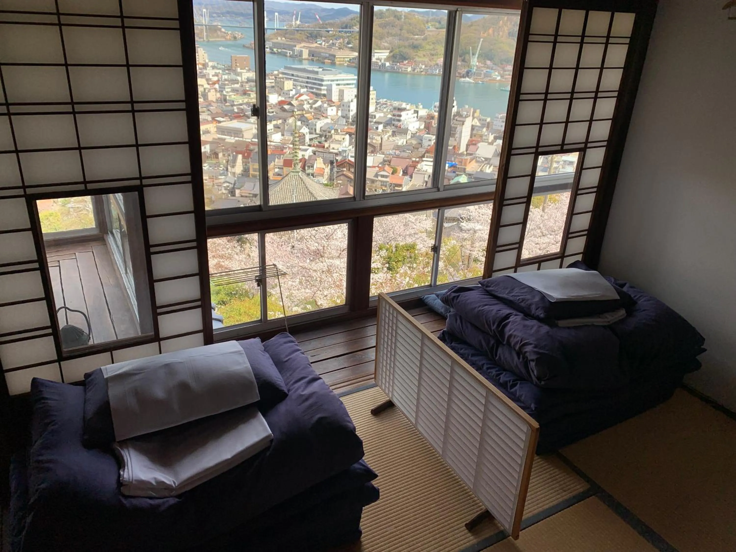 Bedroom in Onomichi Guest House Miharashi-tei