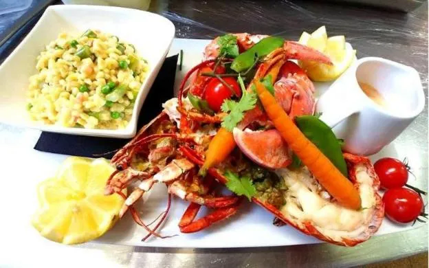 Restaurant/places to eat in Hotel de la Plage Santa Vittoria