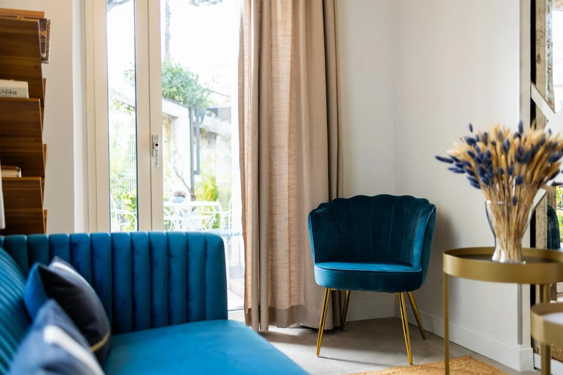 Communal lounge/ TV room in Hotel Albert 1er