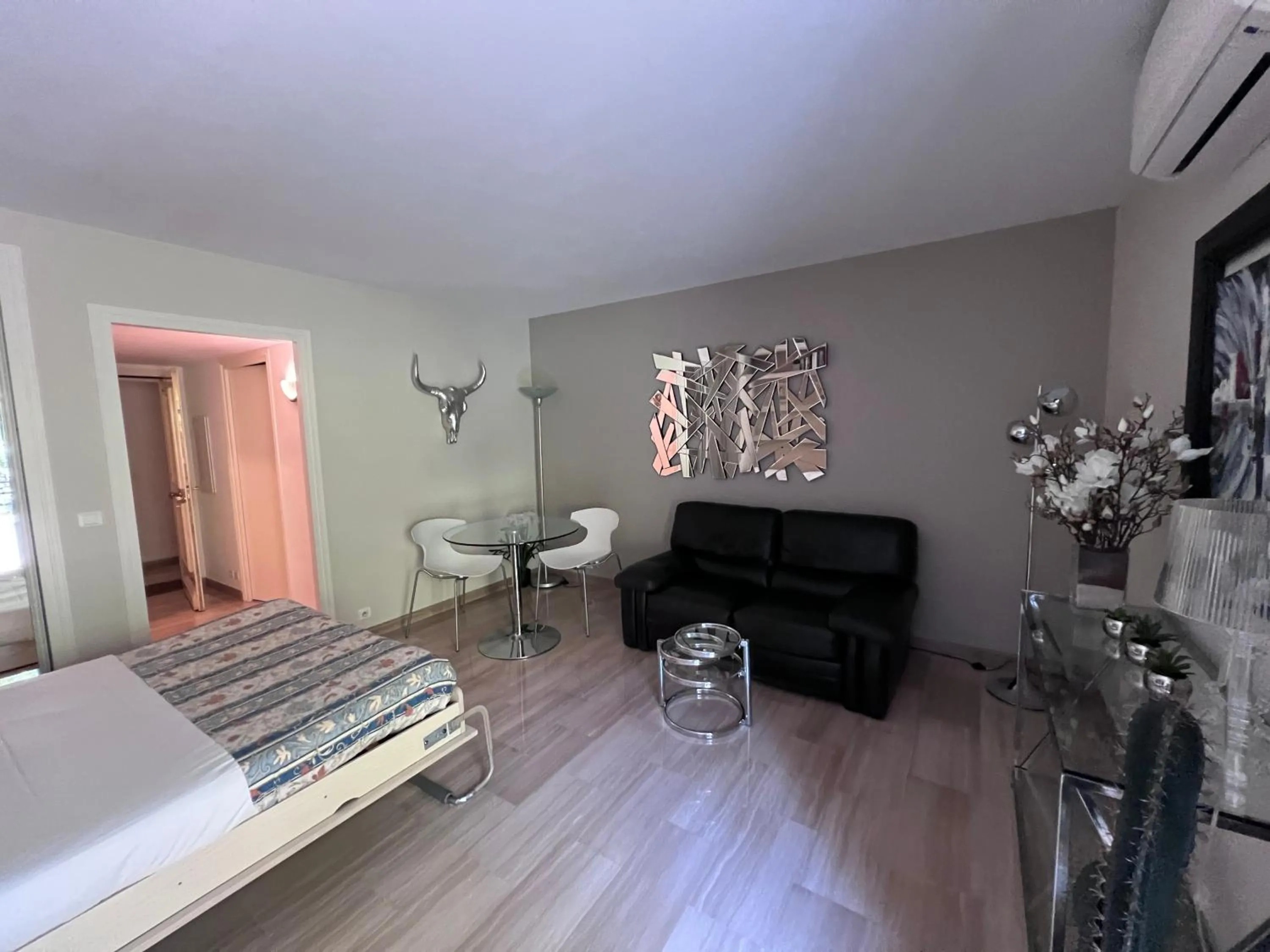 Bed in Riviera Eden Palace