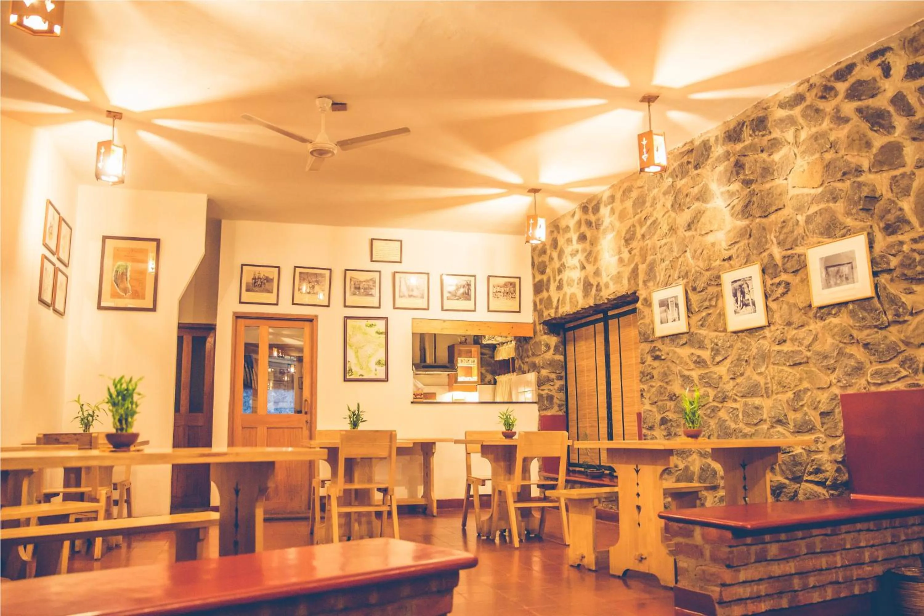 Restaurant/places to eat in Wildernest