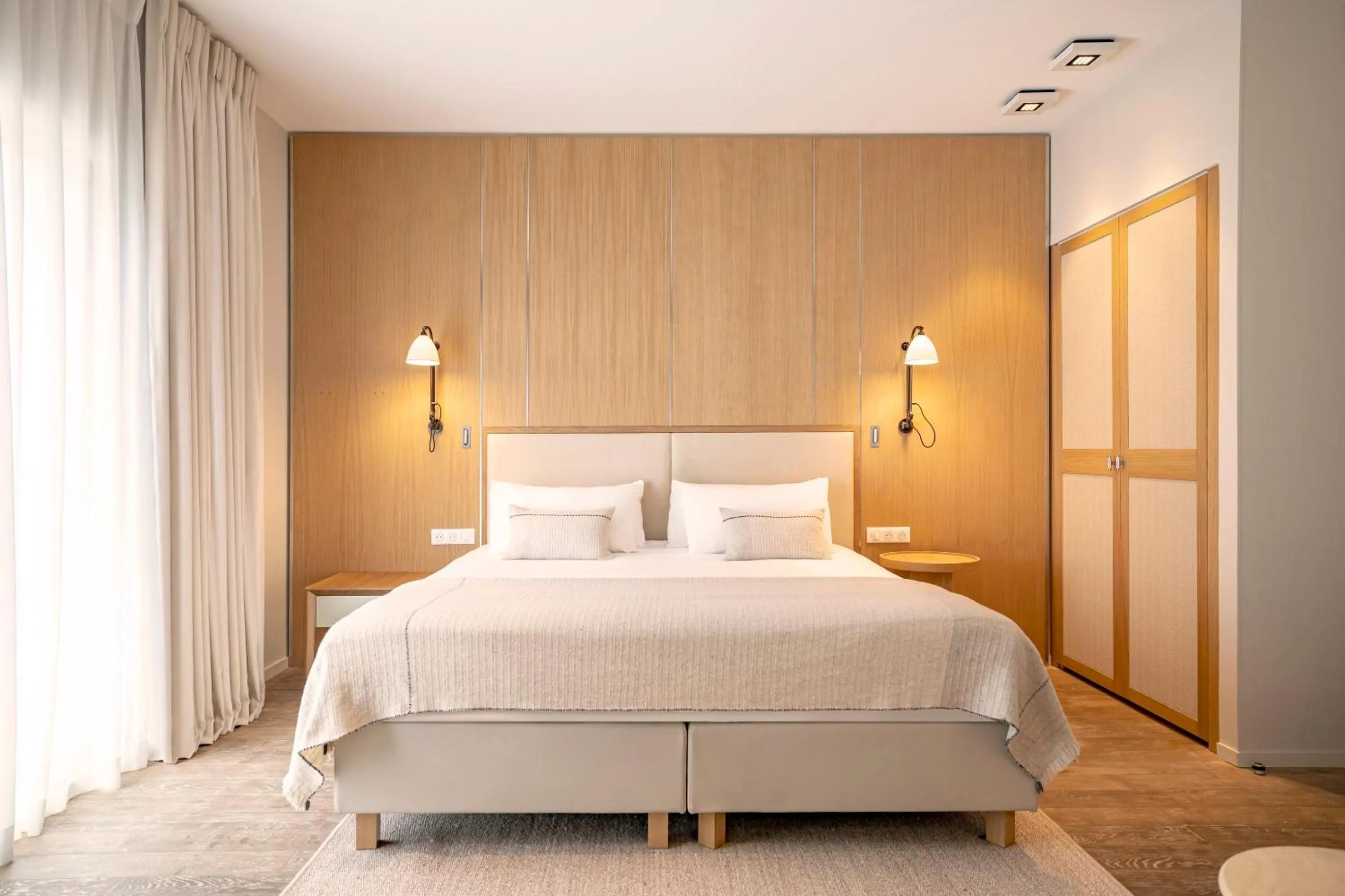 Bed in Kube Saint-Tropez