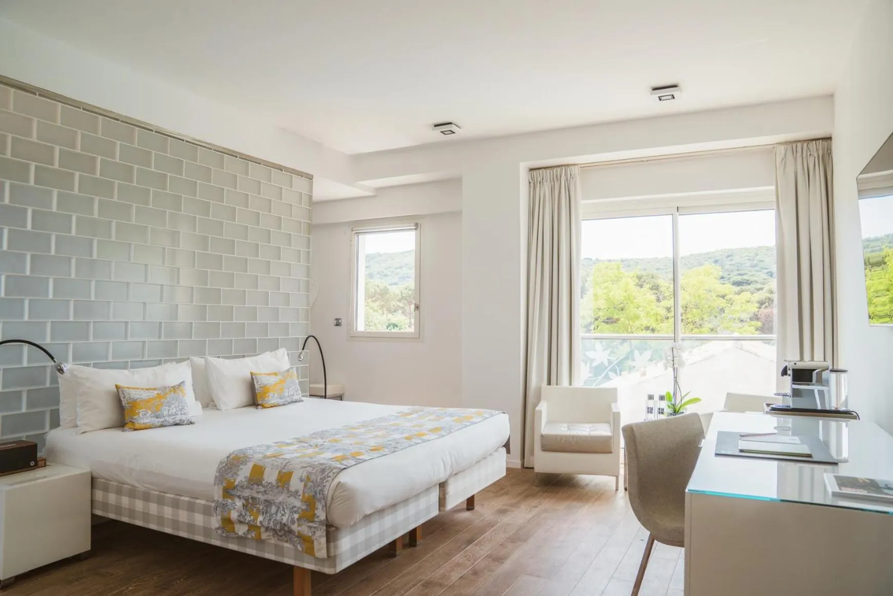 Bed in Kube Saint-Tropez