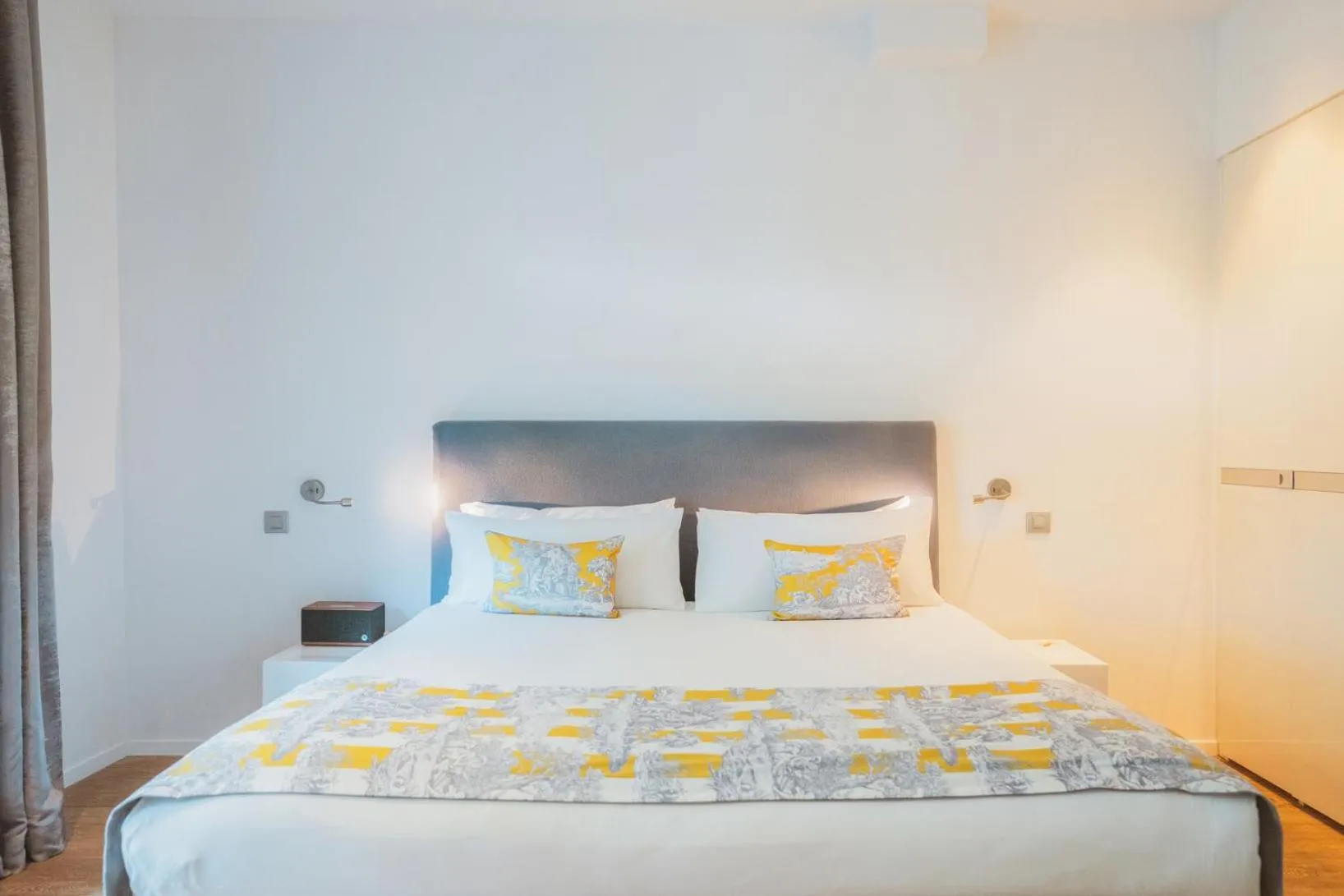 Bed in Kube Saint-Tropez