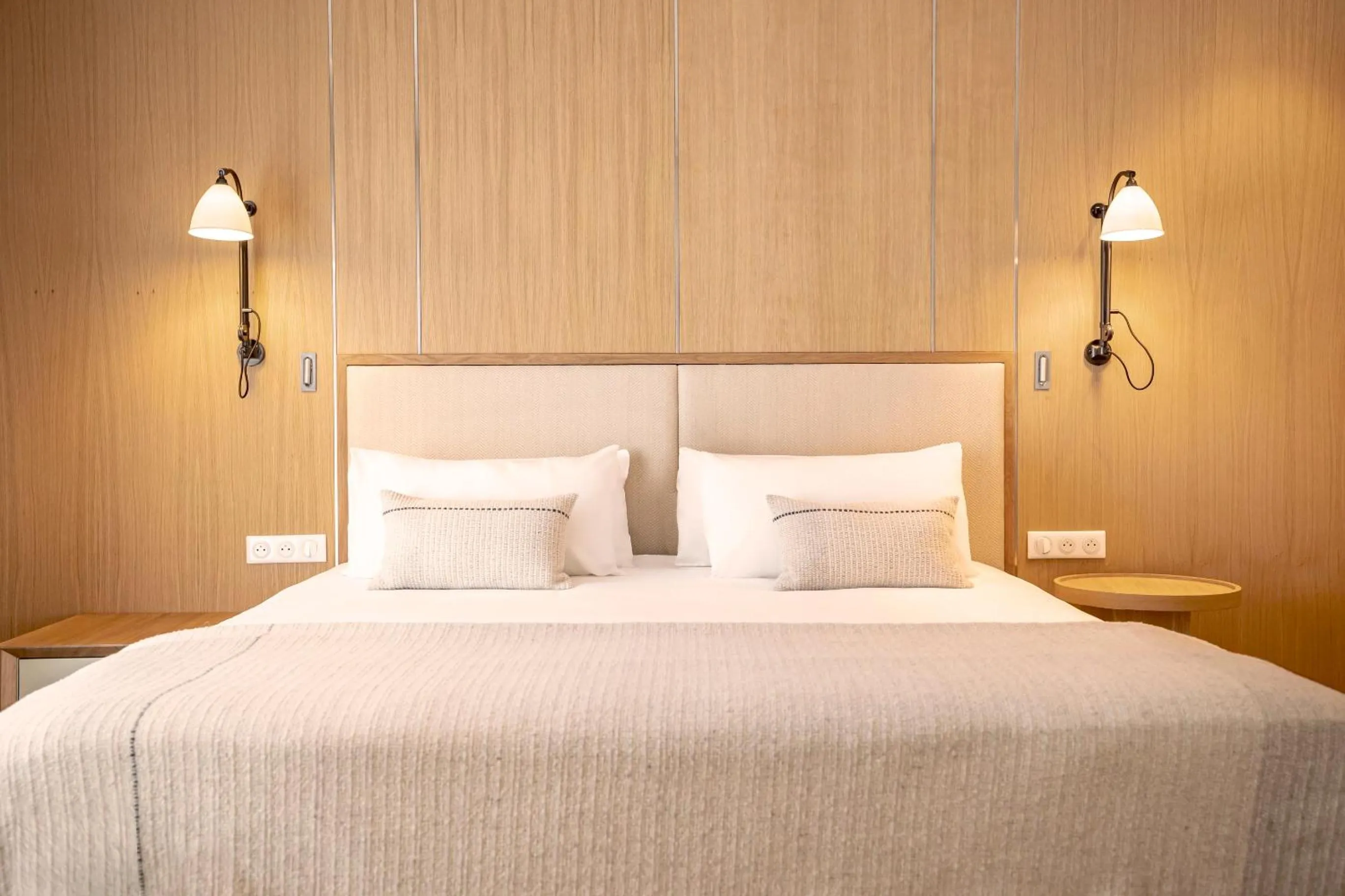 Bed in Kube Saint-Tropez