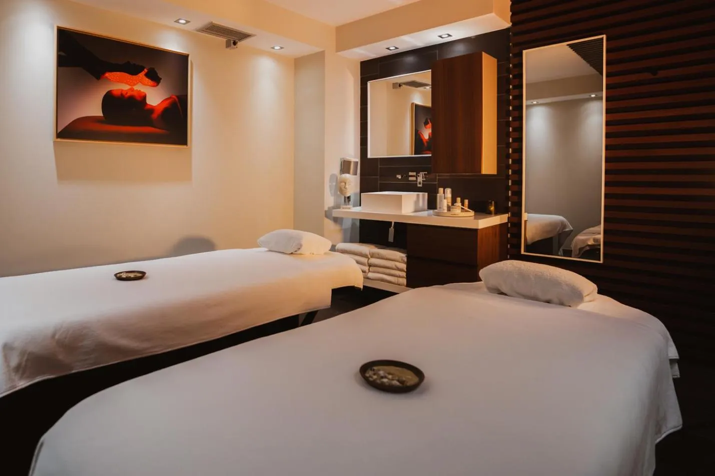 Spa and wellness centre/facilities, Bed in Kube Saint-Tropez