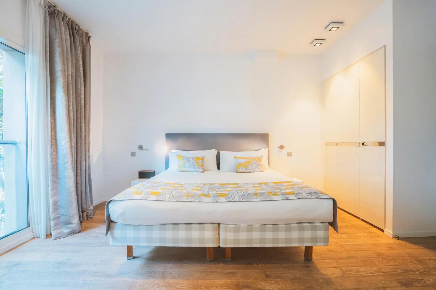 Bed in Kube Saint-Tropez