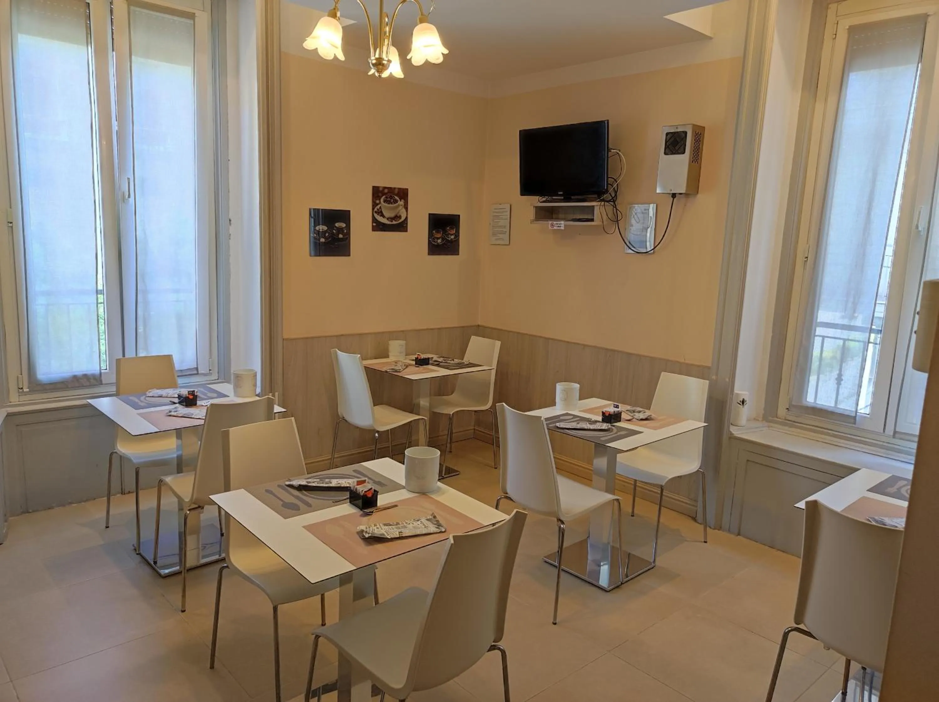 Breakfast in Hotel Cantore