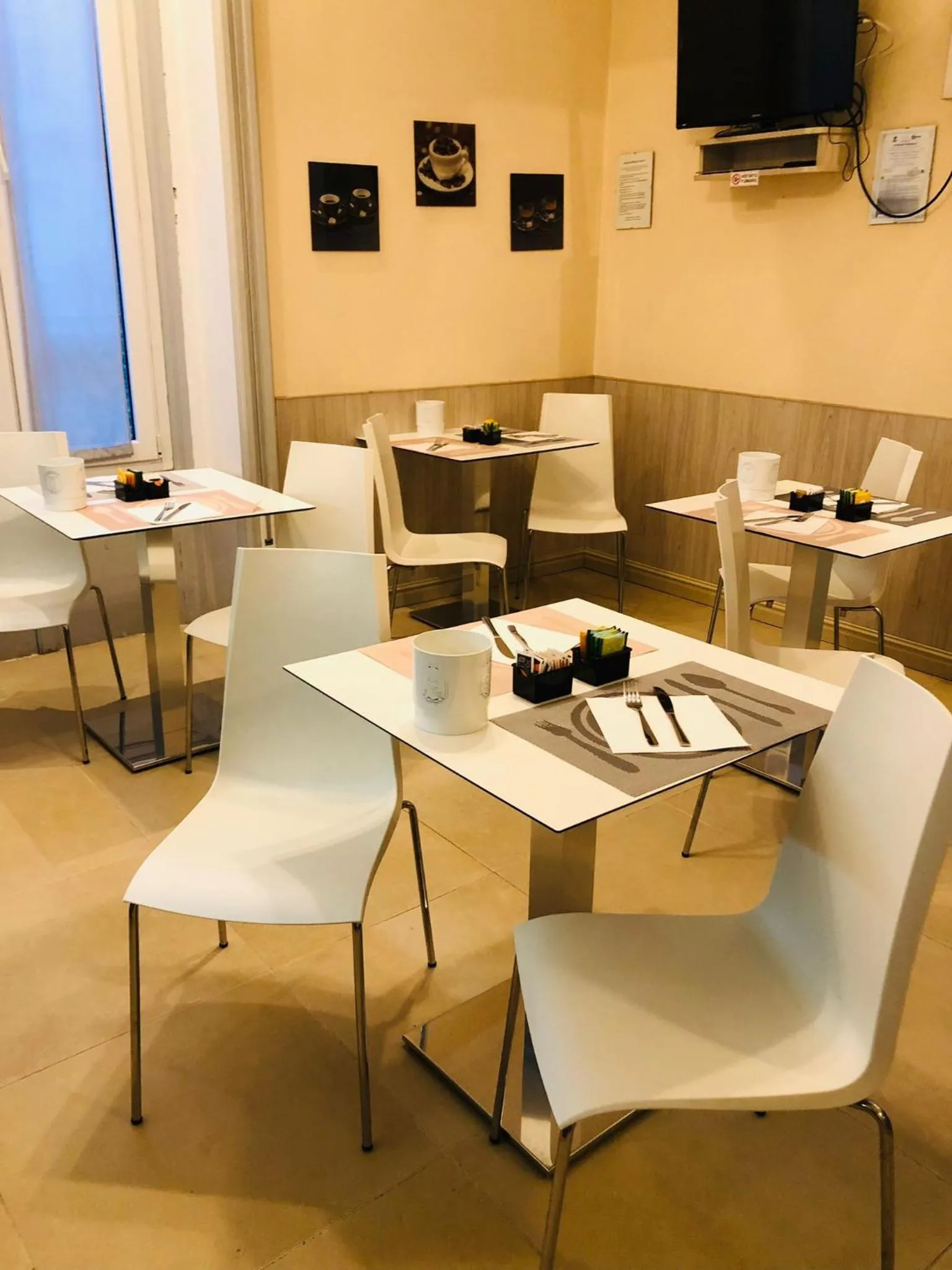 Breakfast in Hotel Cantore