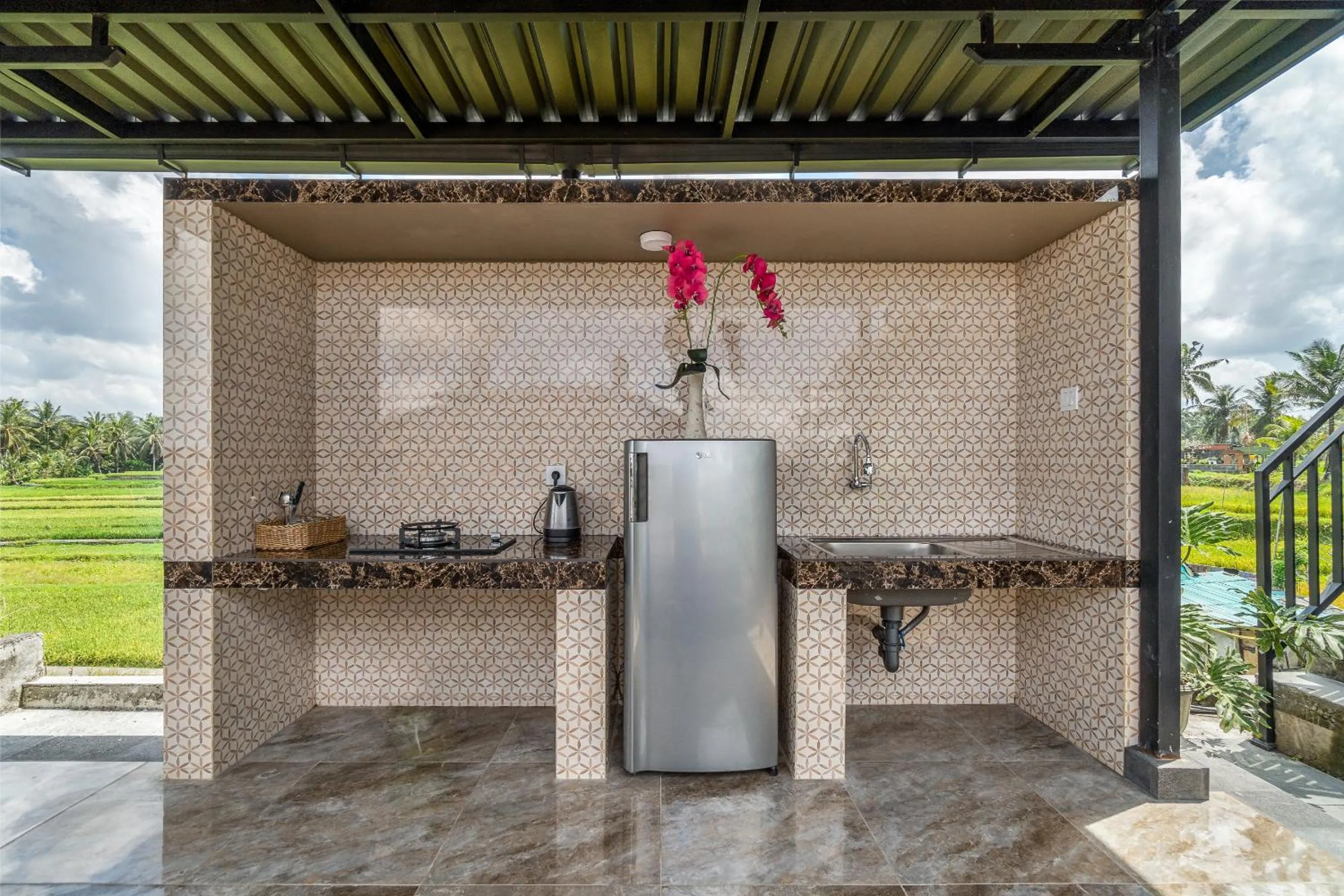 Kitchen or kitchenette in Cahaya Ubud Villa