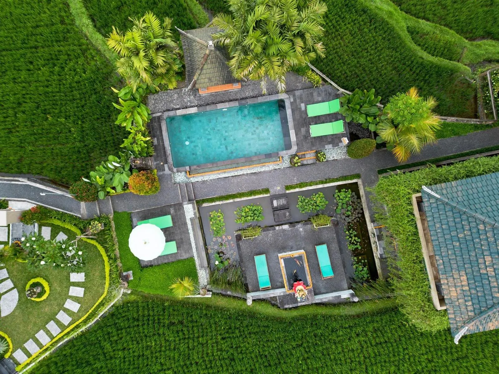 Restaurant/places to eat in Cahaya Ubud Villa