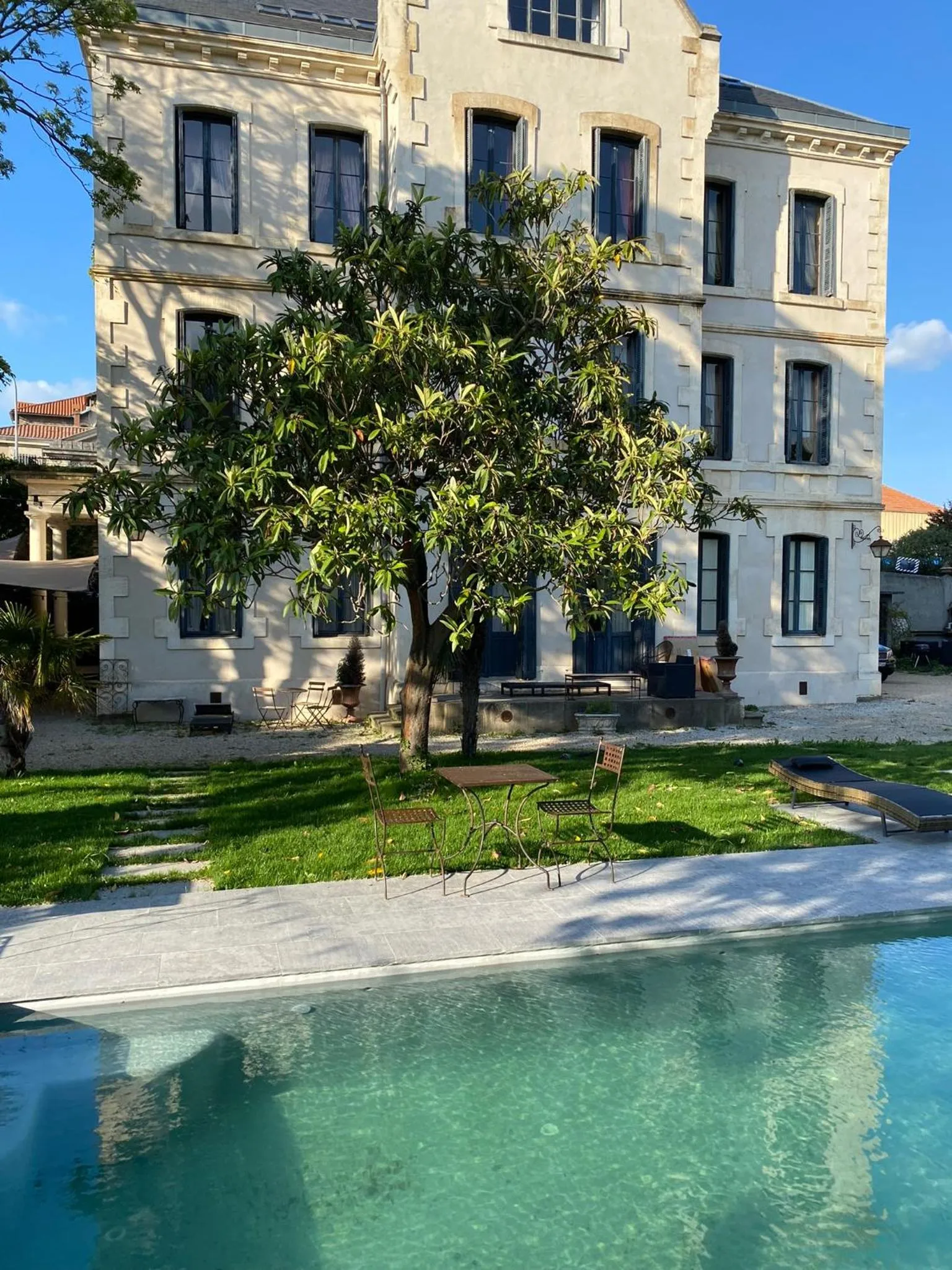 Property building in Demeure Saint Louis Historic manor, City 700m, free parking,A C,Clim,WIFI, city view, Garden