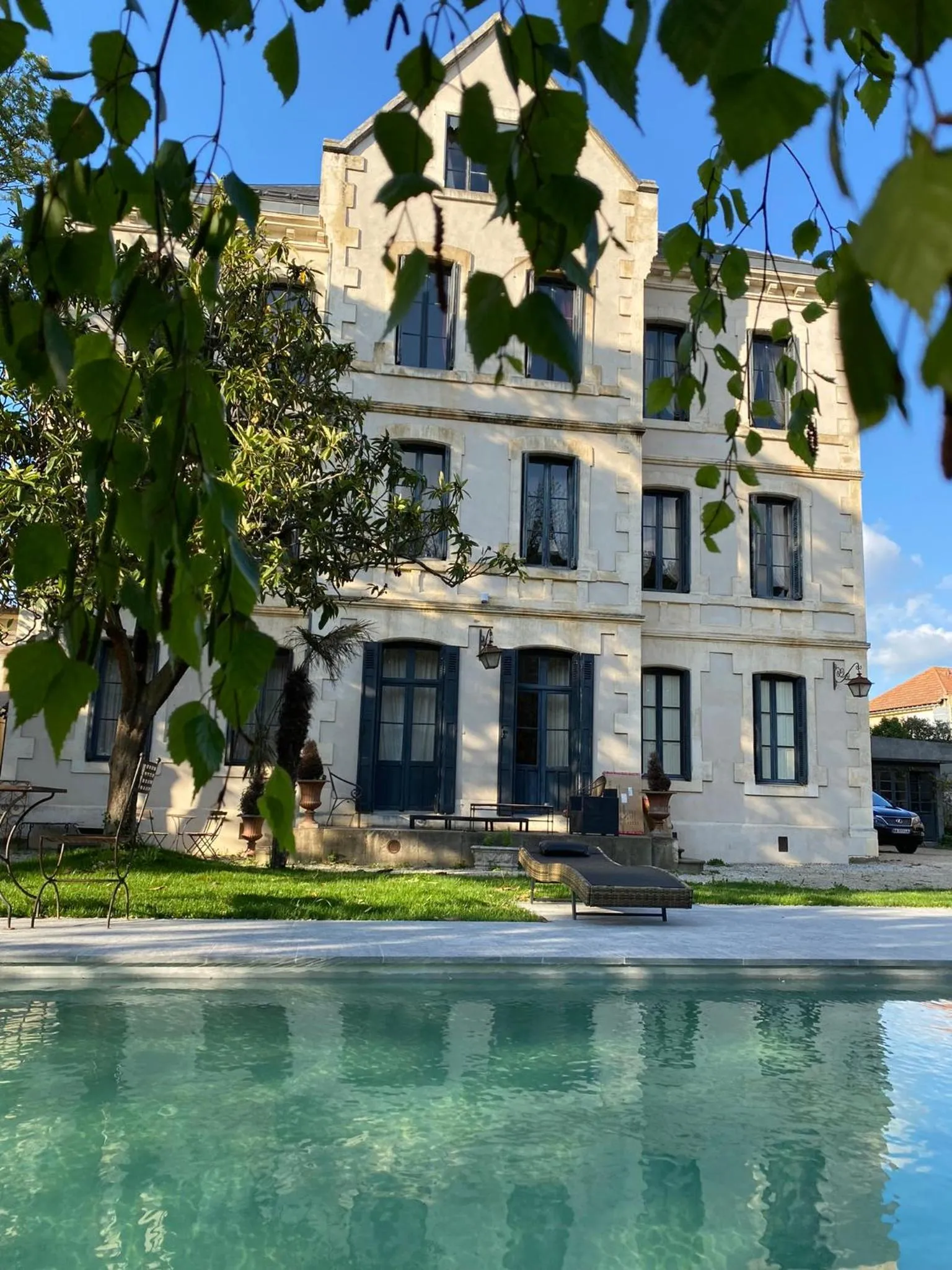 Property building in Demeure Saint Louis Historic manor, City 700m, free parking,A C,Clim,WIFI, city view, Garden