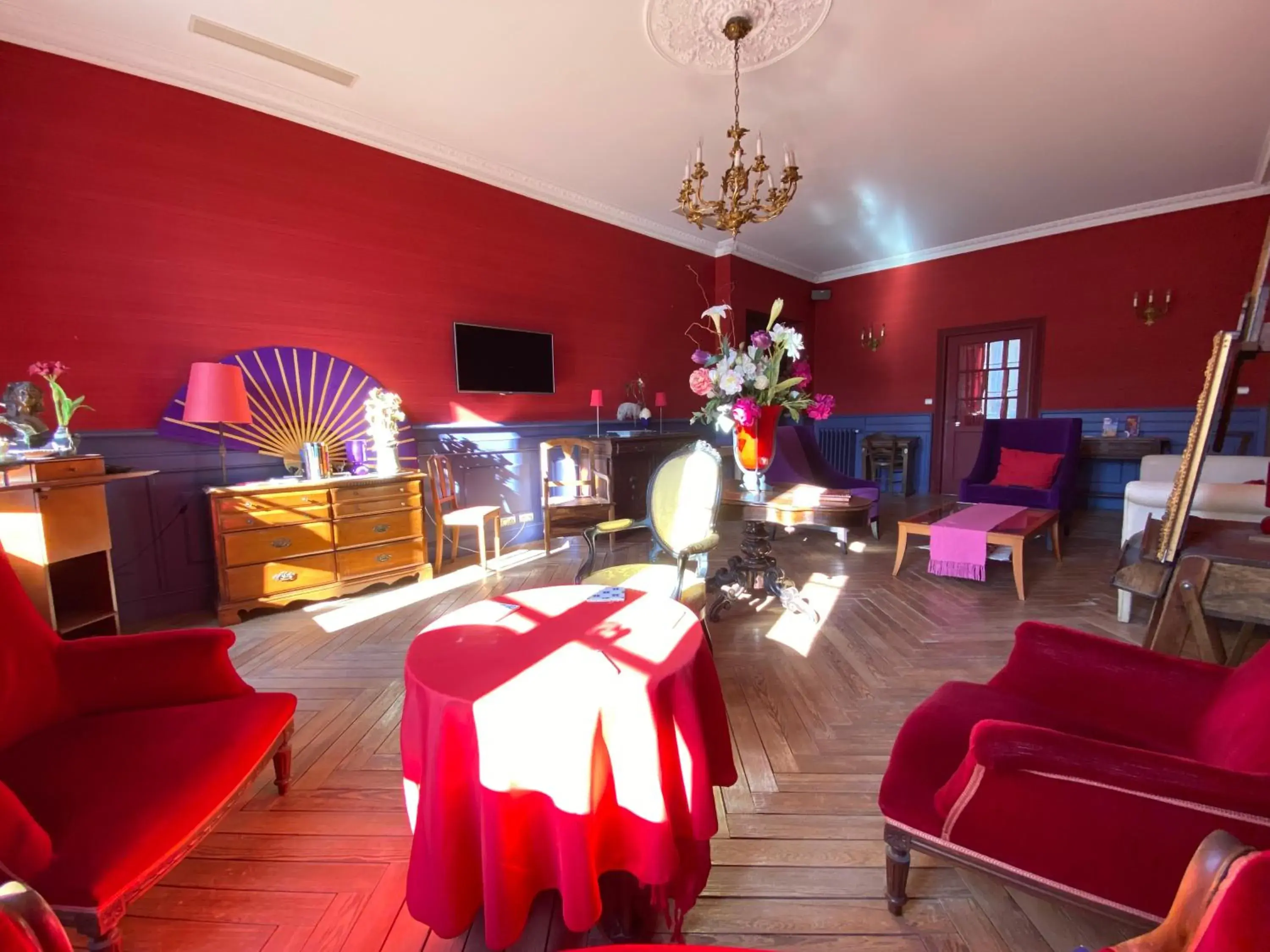 Deluxe Apartment in Demeure Saint Louis Historic manor, City 700m, free parking,A C,Clim,WIFI, city view, Garden Deluxe Apartment in Demeure Saint Louis Historic manor, City 700m, free parking,A C,Clim,WIFI, city view, Garden