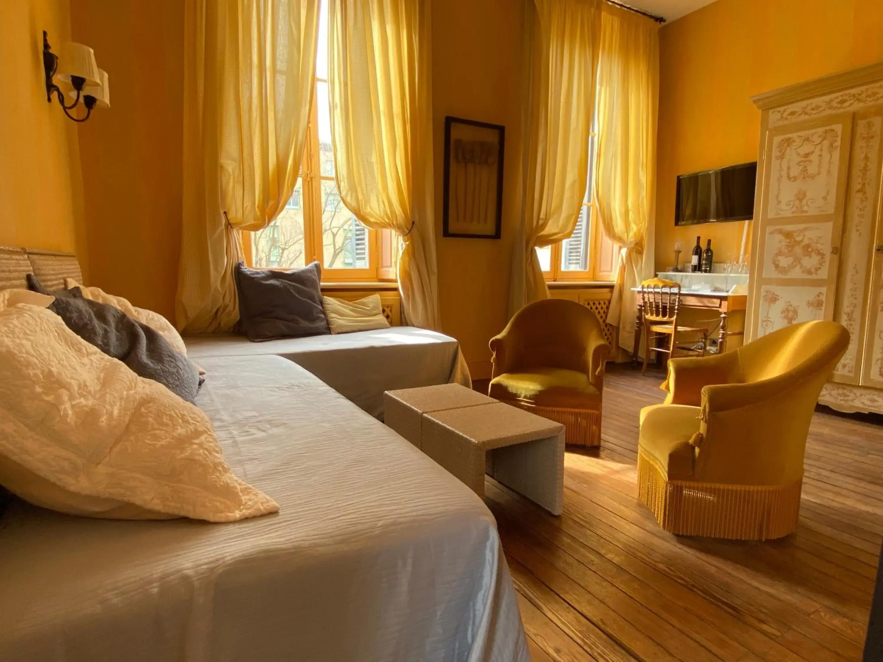 Apartment - Ground Floor in Demeure Saint Louis Historic manor, City 700m, free parking,A C,Clim,WIFI, city view, Garden Apartment - Ground Floor in Demeure Saint Louis Historic manor, City 700m, free parking,A C,Clim,WIFI, city view, Garden