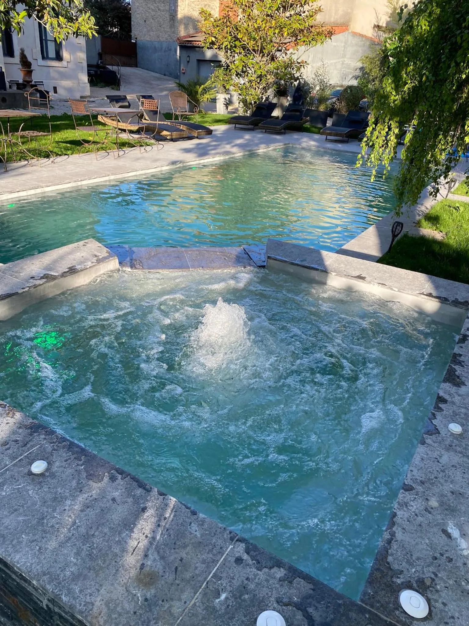 Spa and wellness centre/facilities in Demeure Saint Louis Historic manor, City 700m, free parking,A C,Clim,WIFI, city view, Garden