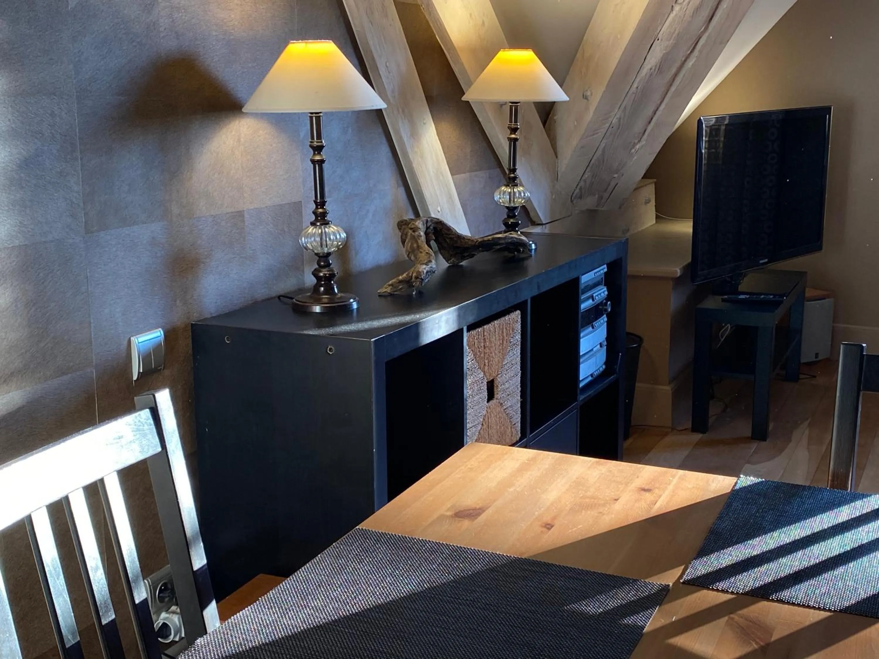 Dining area in Demeure Saint Louis Historic manor, City 700m, free parking,A C,Clim,WIFI, city view, Garden