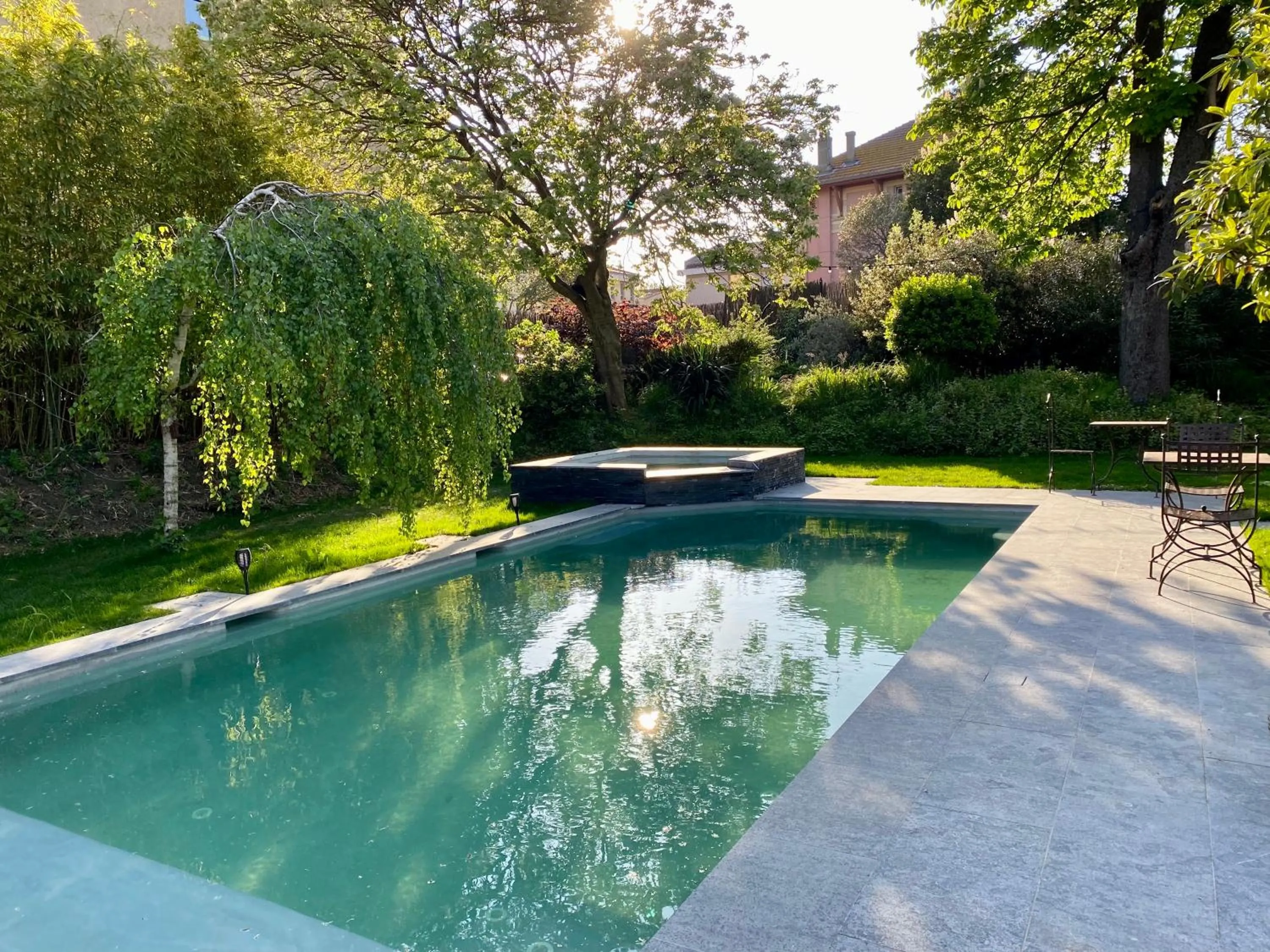 Swimming pool in Demeure Saint Louis Historic manor, City 700m, free parking,A C,Clim,WIFI, city view, Garden