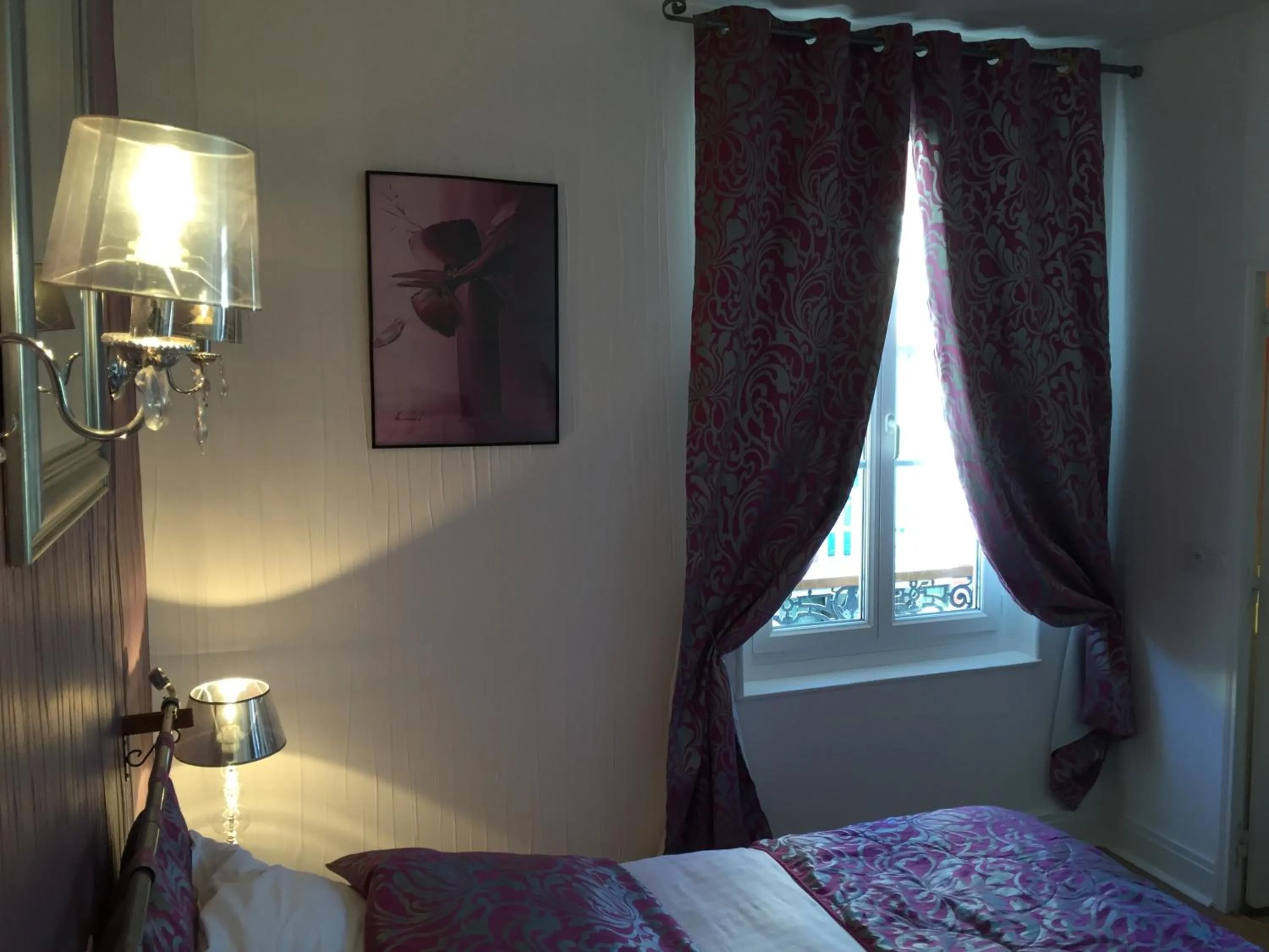 Bed in Hostellerie Normande