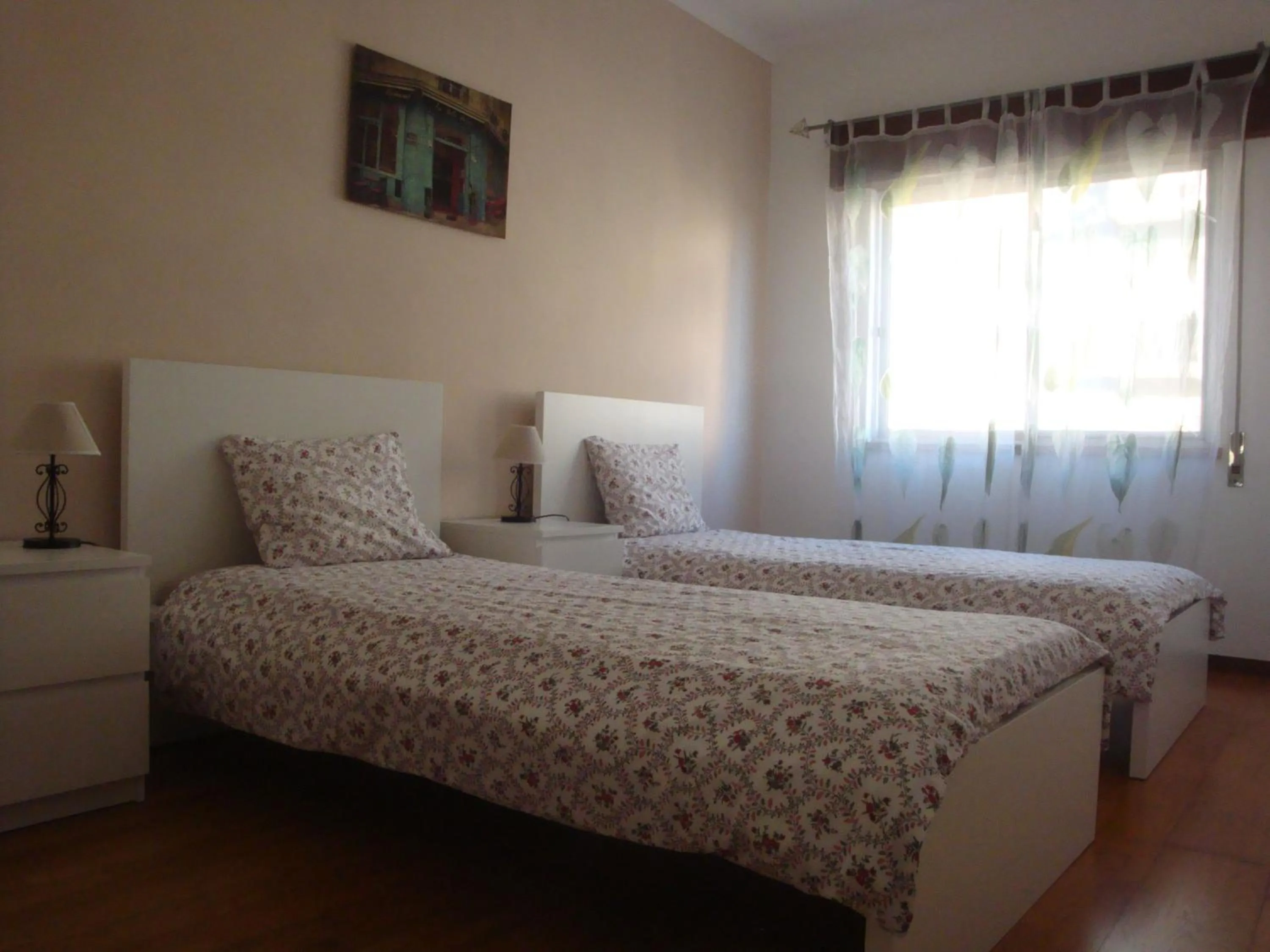 Spacious Central 2 Bedroom Apartment