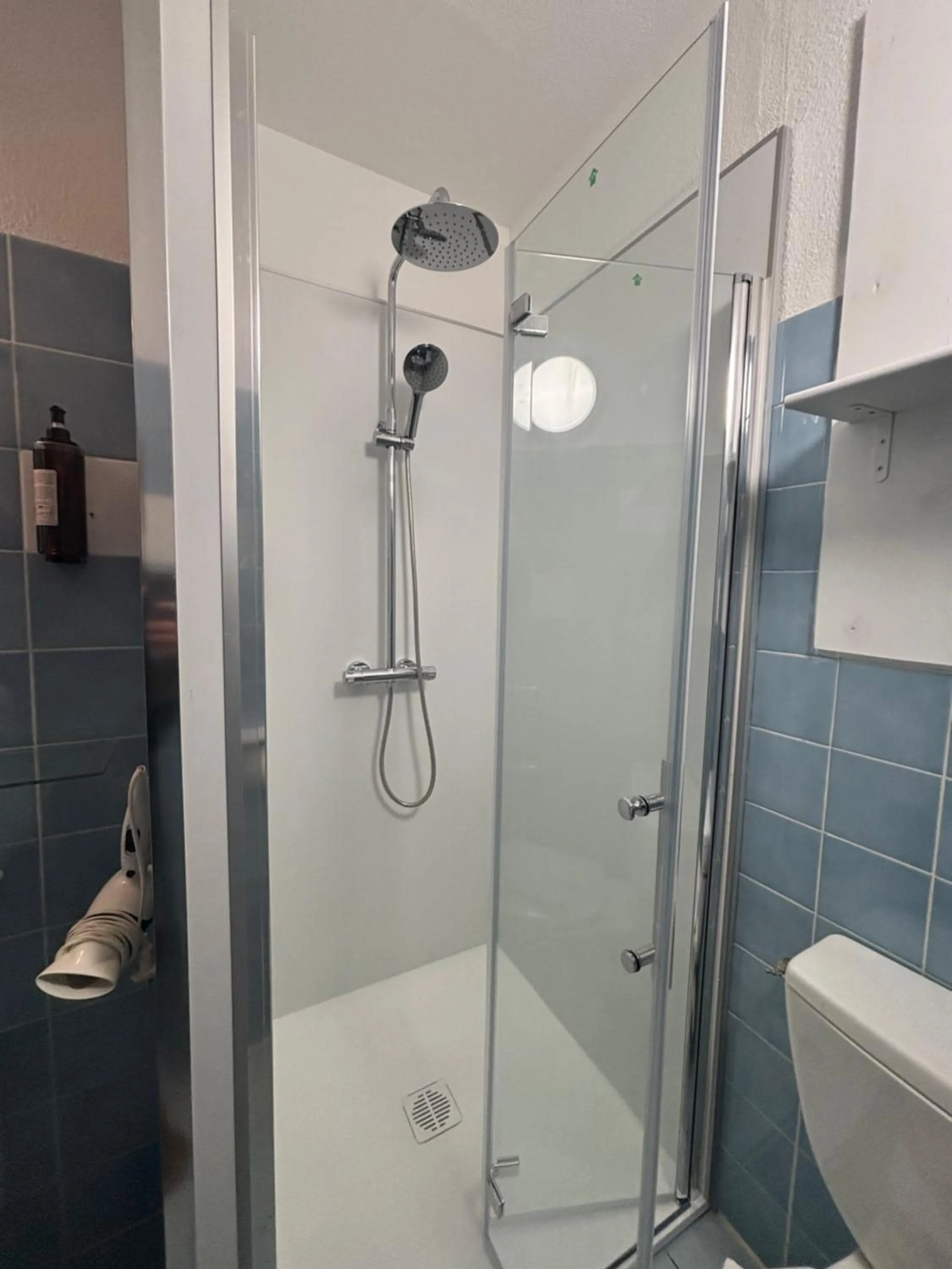 Shower in Acapella Hotel