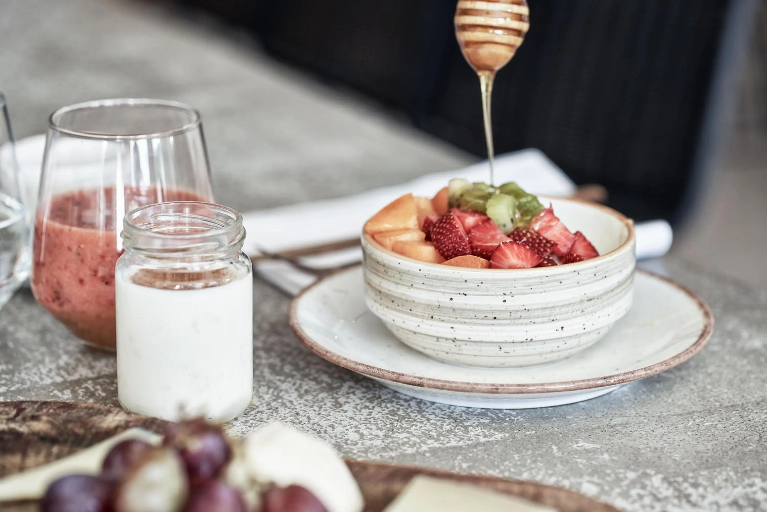 Restaurant/places to eat in Naxian Utopia | Luxury Villas & Suites