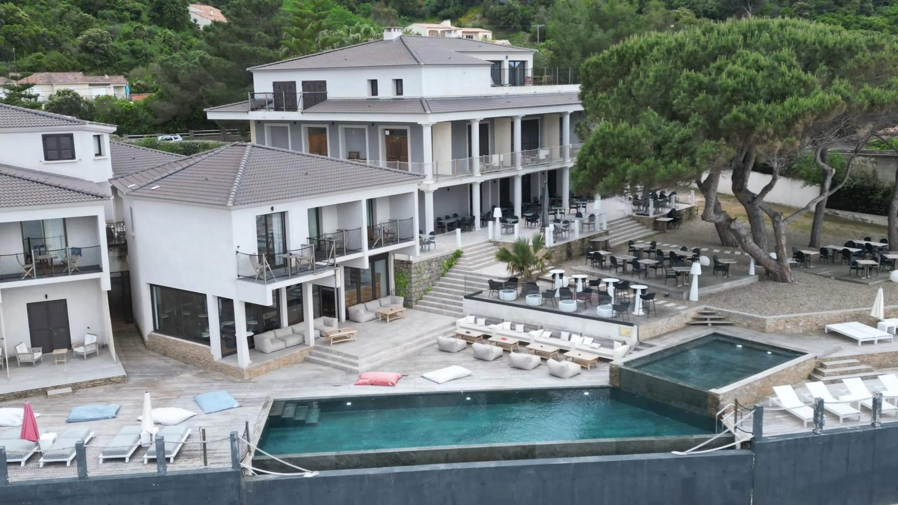Property building in Hôtel Castel d'Orcino