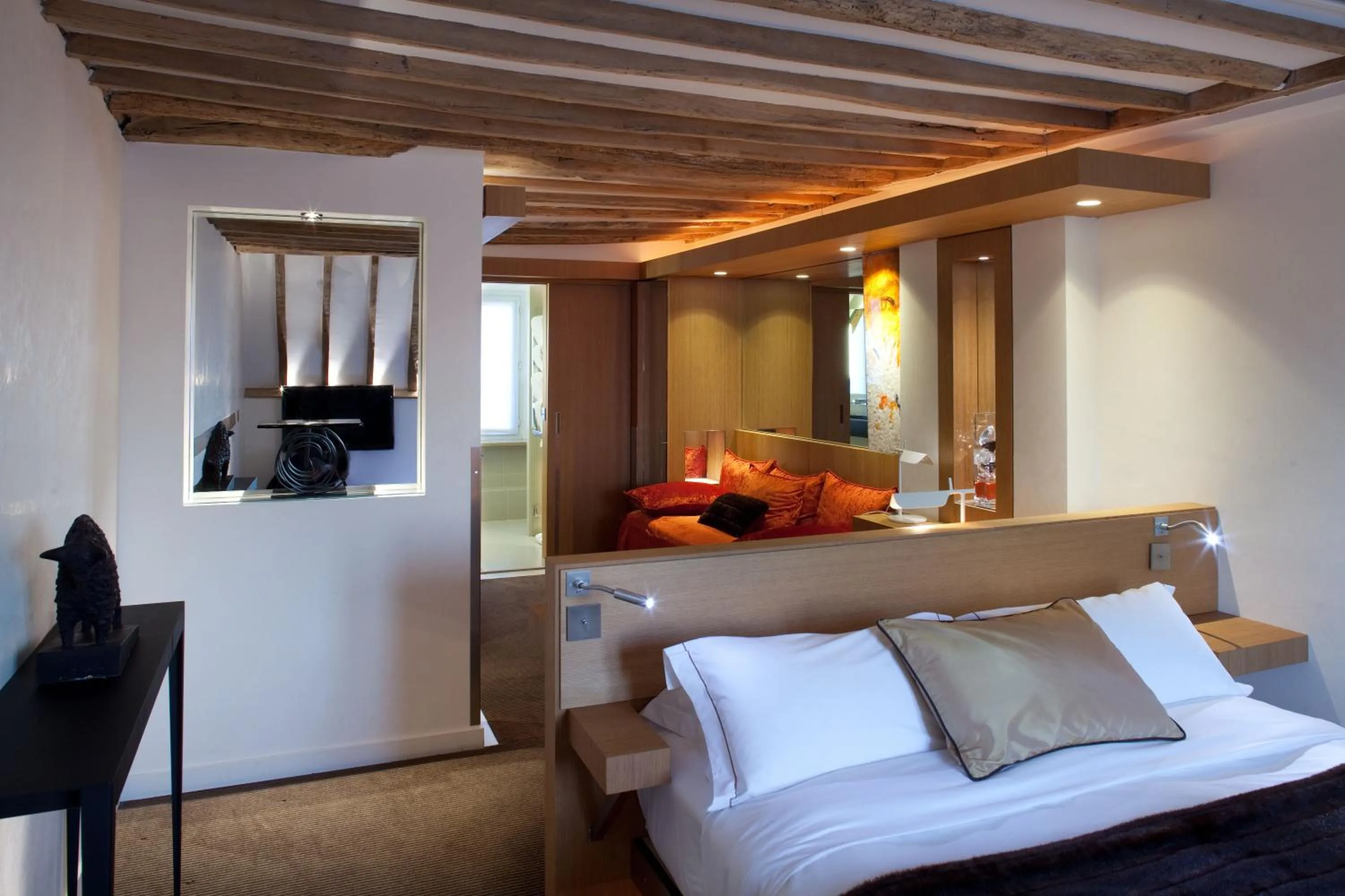 Decorative detail, Bed in Select Hotel