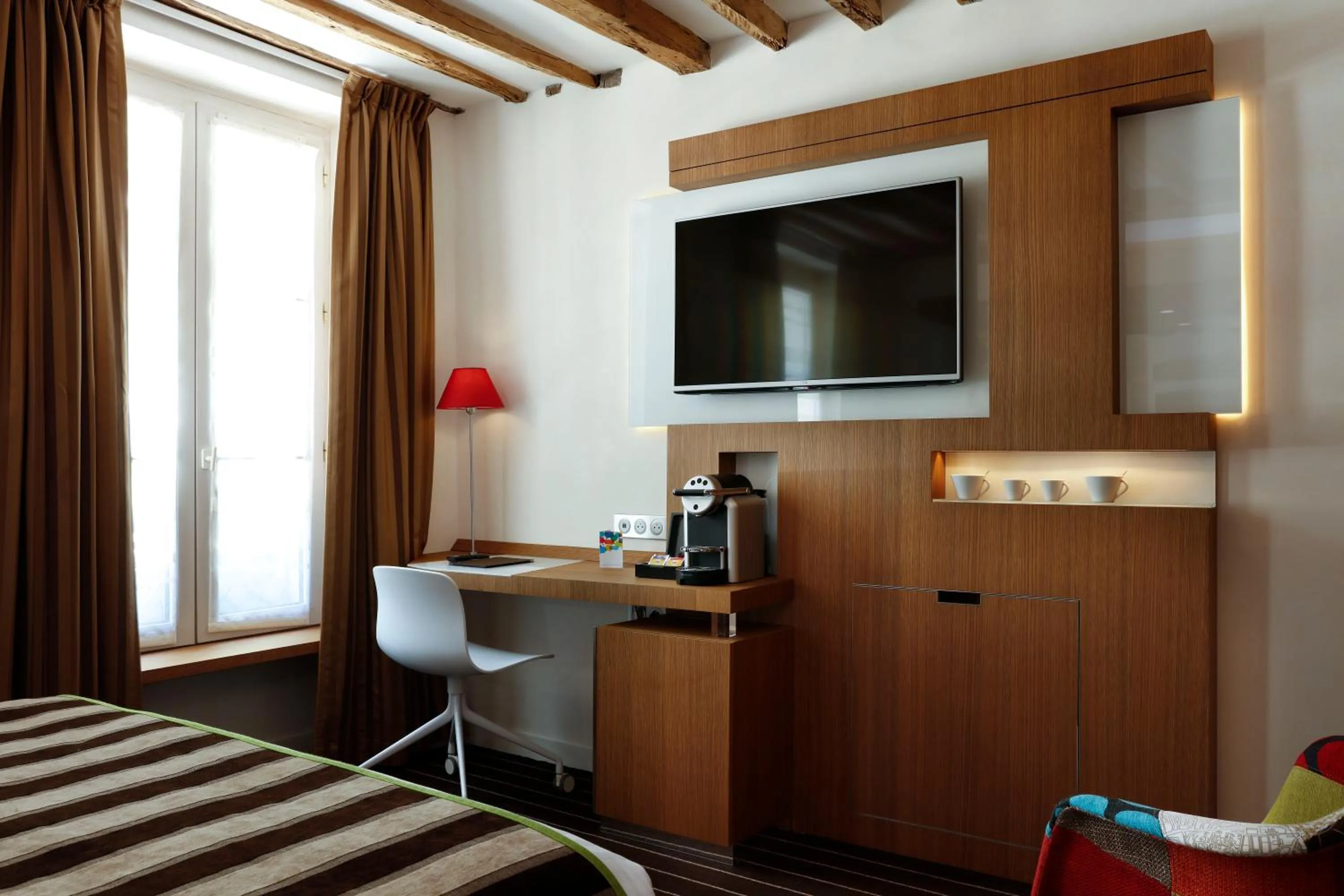 Coffee/tea facilities, Bed in Select Hotel